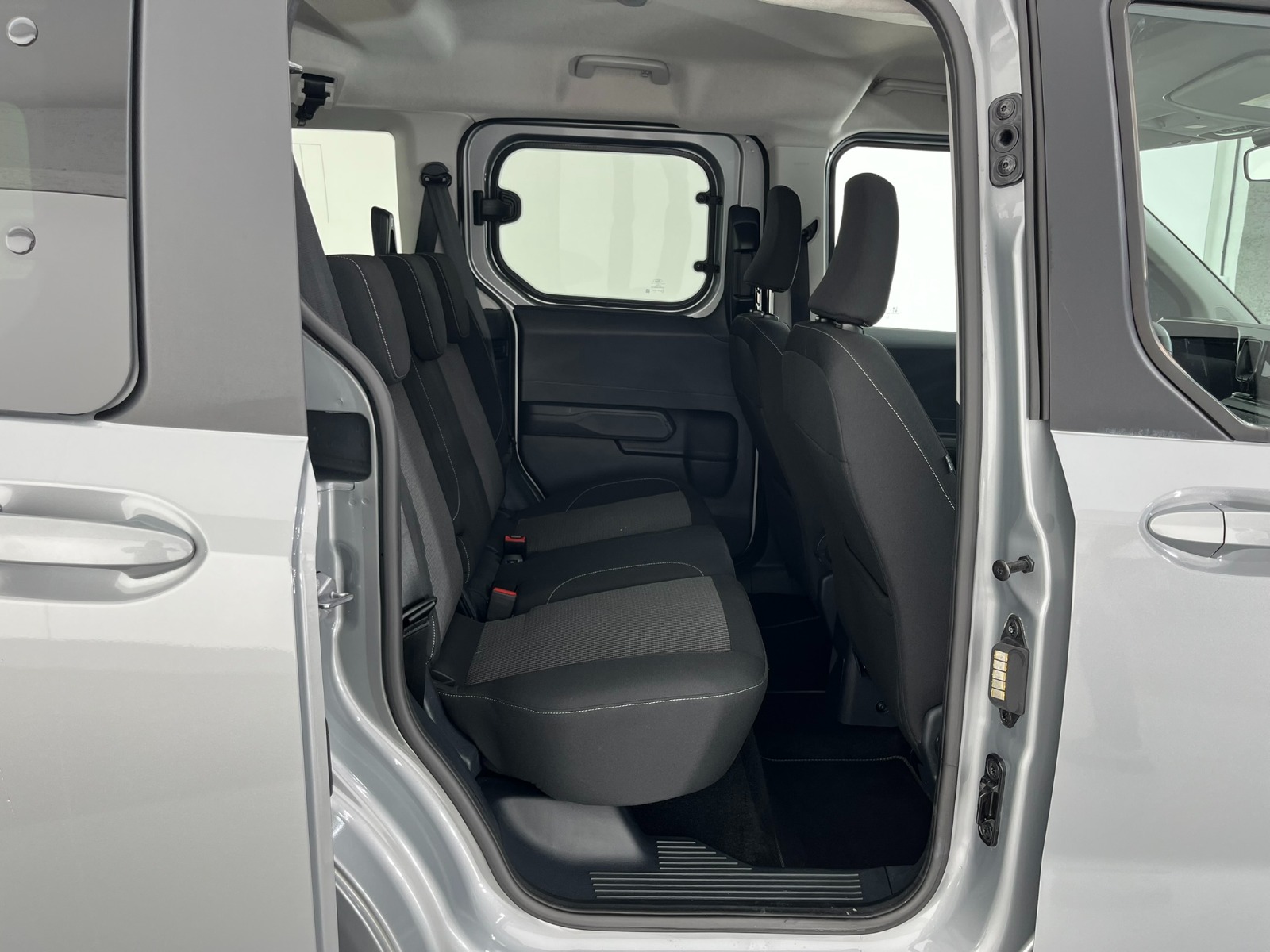 Ford Tourneo Courier Kombi 1.5 EcoBlue Deluxe - 2025 - Detay