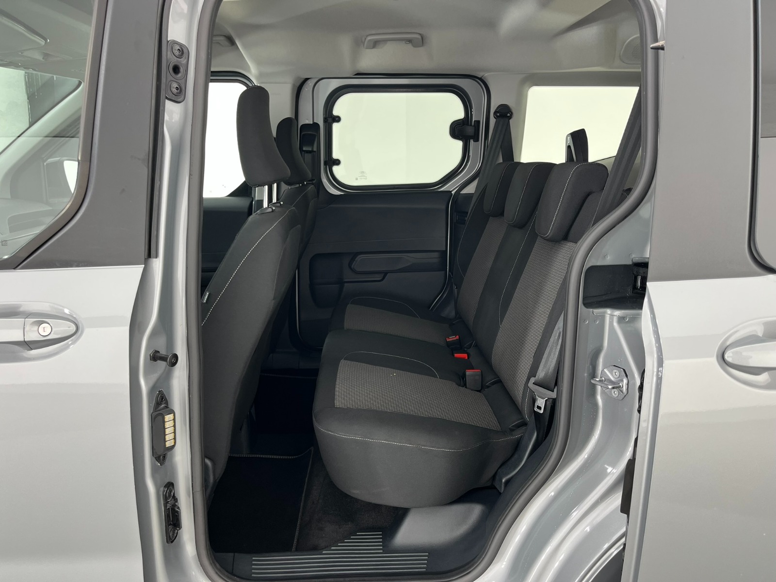 Ford Tourneo Courier Kombi 1.5 EcoBlue Deluxe - 2025 - Detay