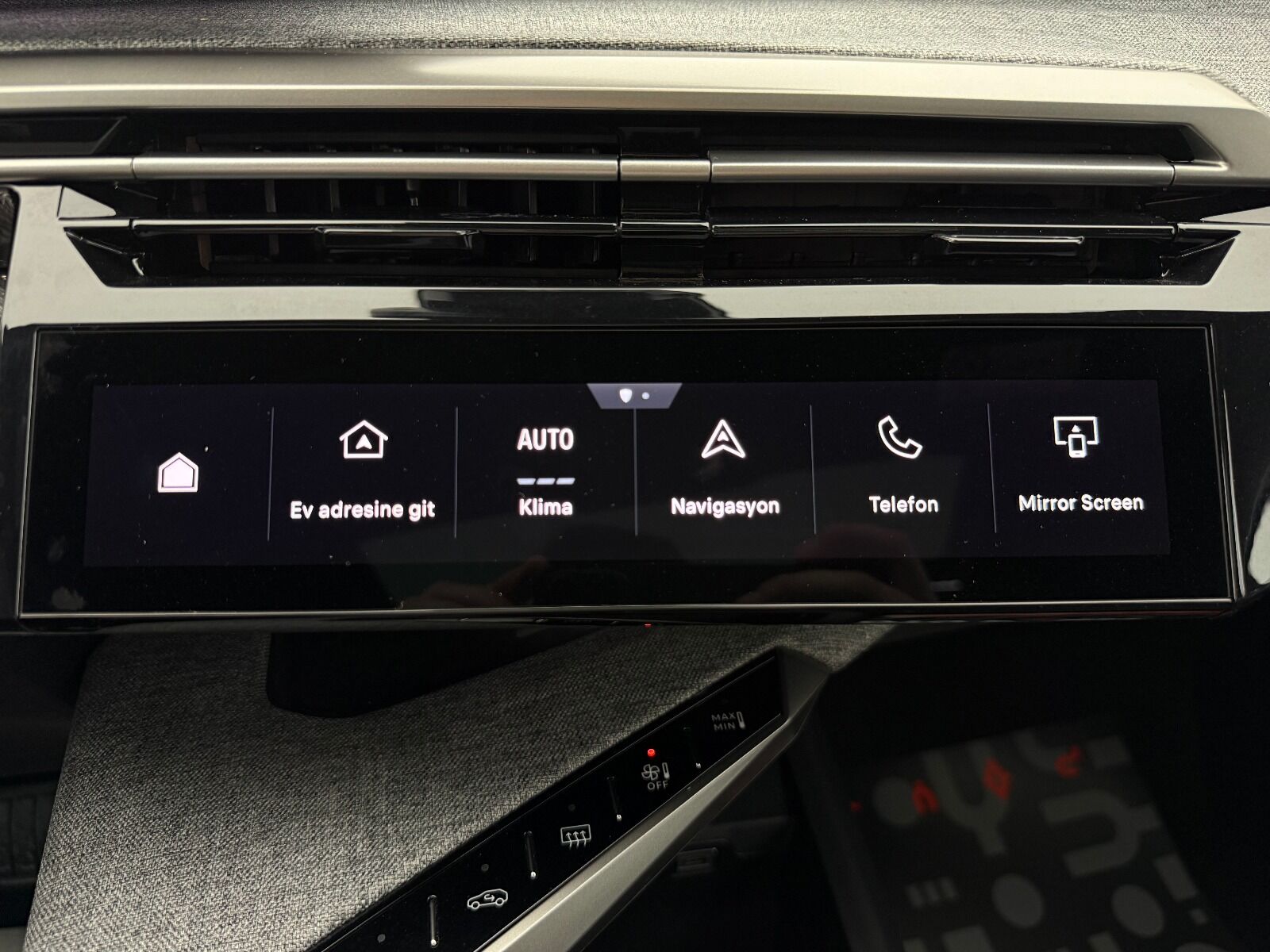 Peugeot 3008 1.2 Hybrid Allure e-DCS6 - 2025 - Detay