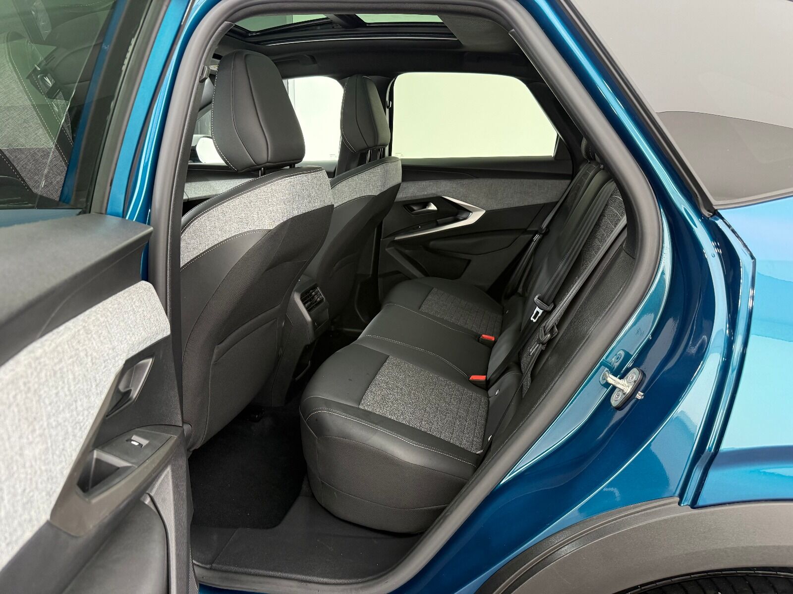 Peugeot 3008 1.2 Hybrid Allure e-DCS6 - 2025 - Detay