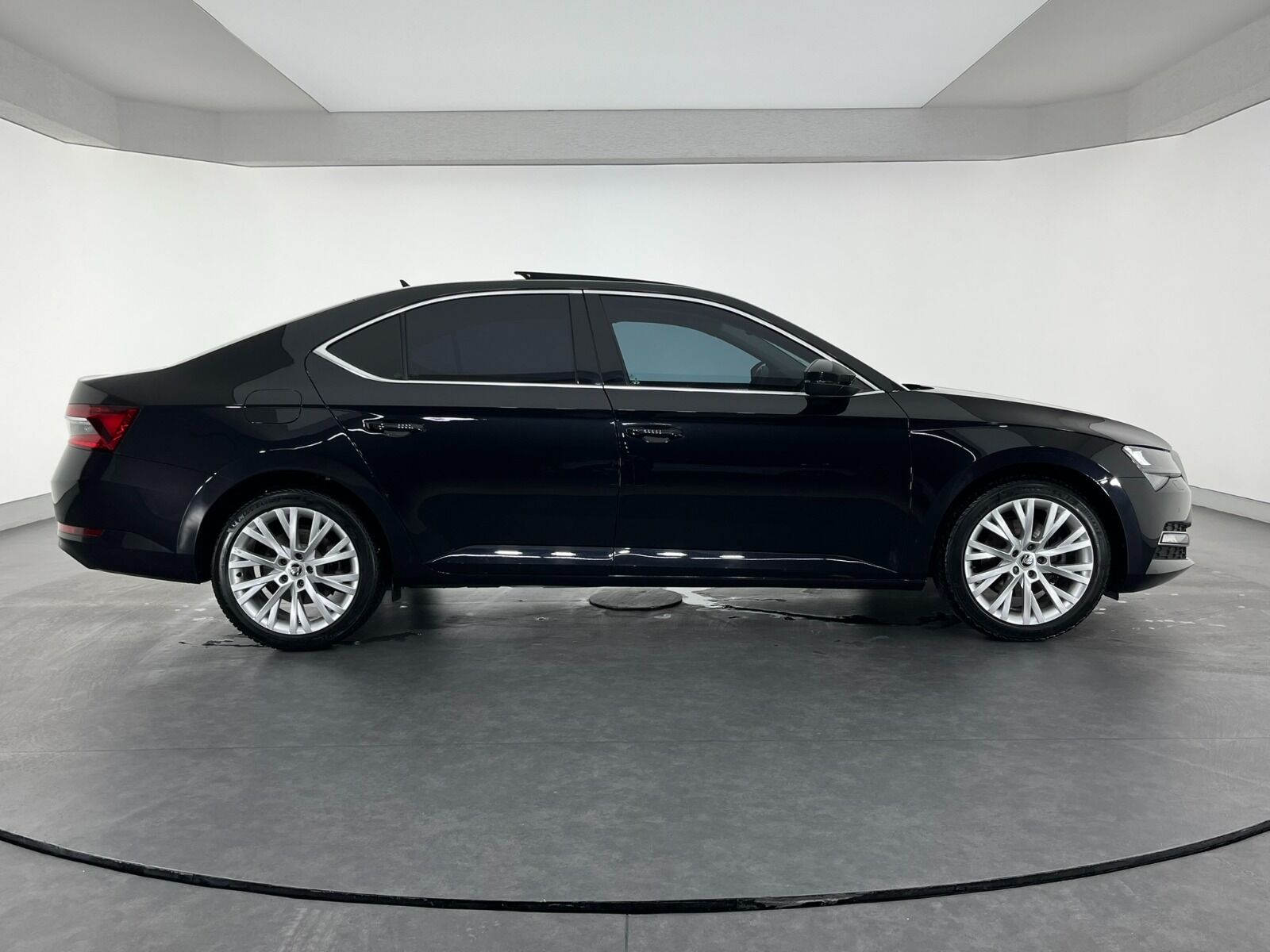 Skoda Superb Sedan 1.5 TSI ACT Prestige DSG - 2023 - Detay