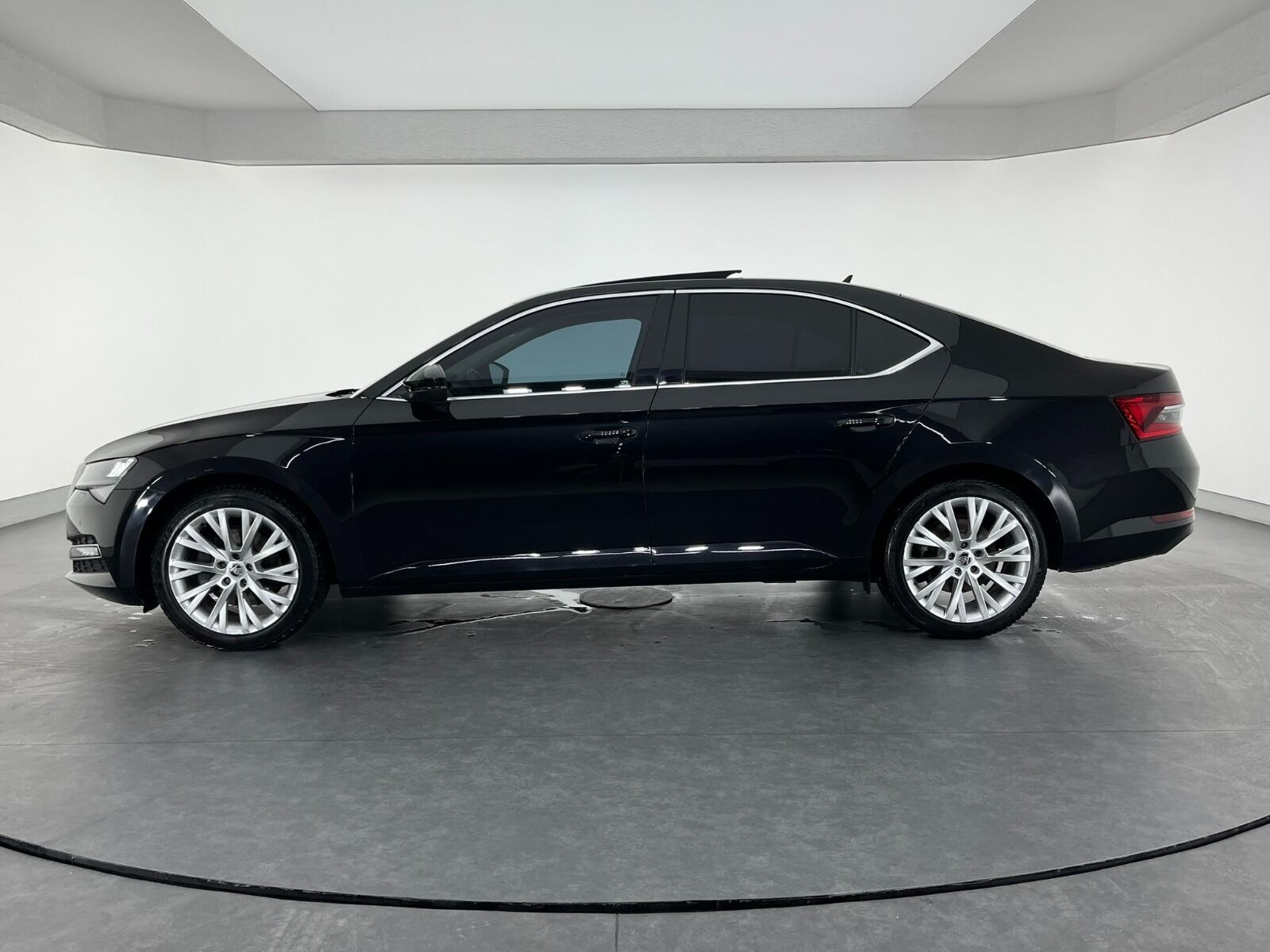 Skoda Superb Sedan 1.5 TSI ACT Prestige DSG - 2023 - Detay