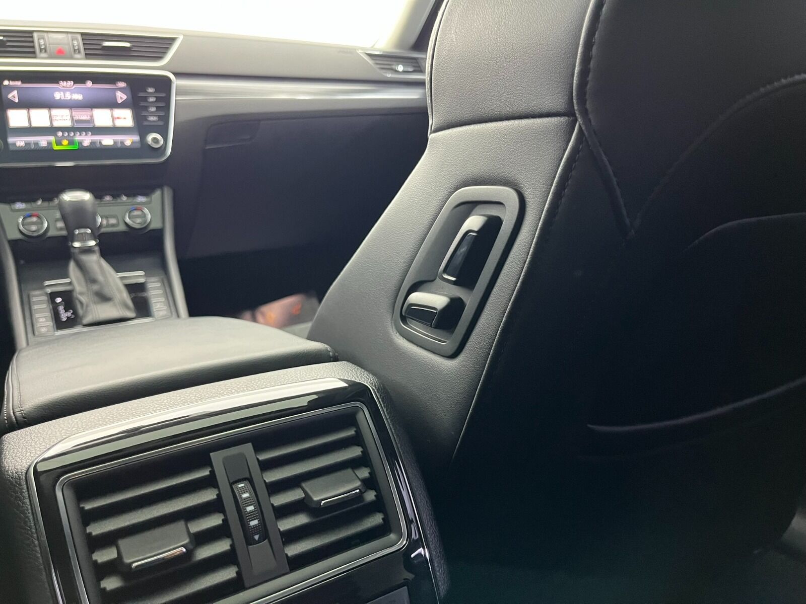 Skoda Superb Sedan 1.5 TSI ACT Prestige DSG - 2023 - Detay