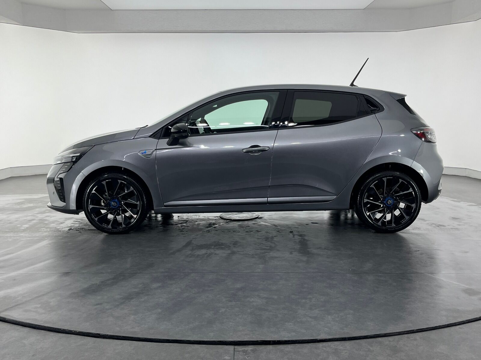 Renault Clio 1.0 TCE Techno Esprit Alpine X-Tronic - 2025 - Detay