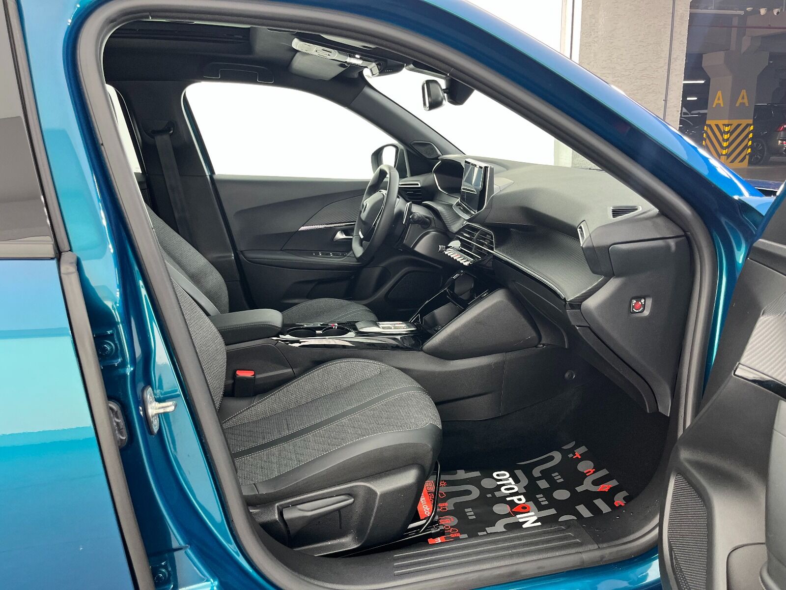 Peugeot 2008 1.2 Puretech Allure EAT8 - 2025 - Detay