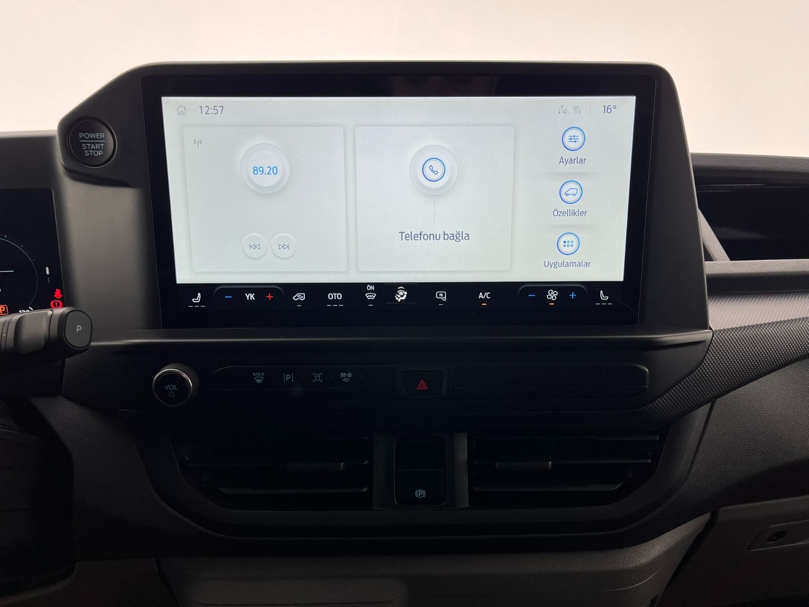 Ford Transit Custom 2.0 EcoBlue UPG 320 S Deluxe - 2024 - Detay