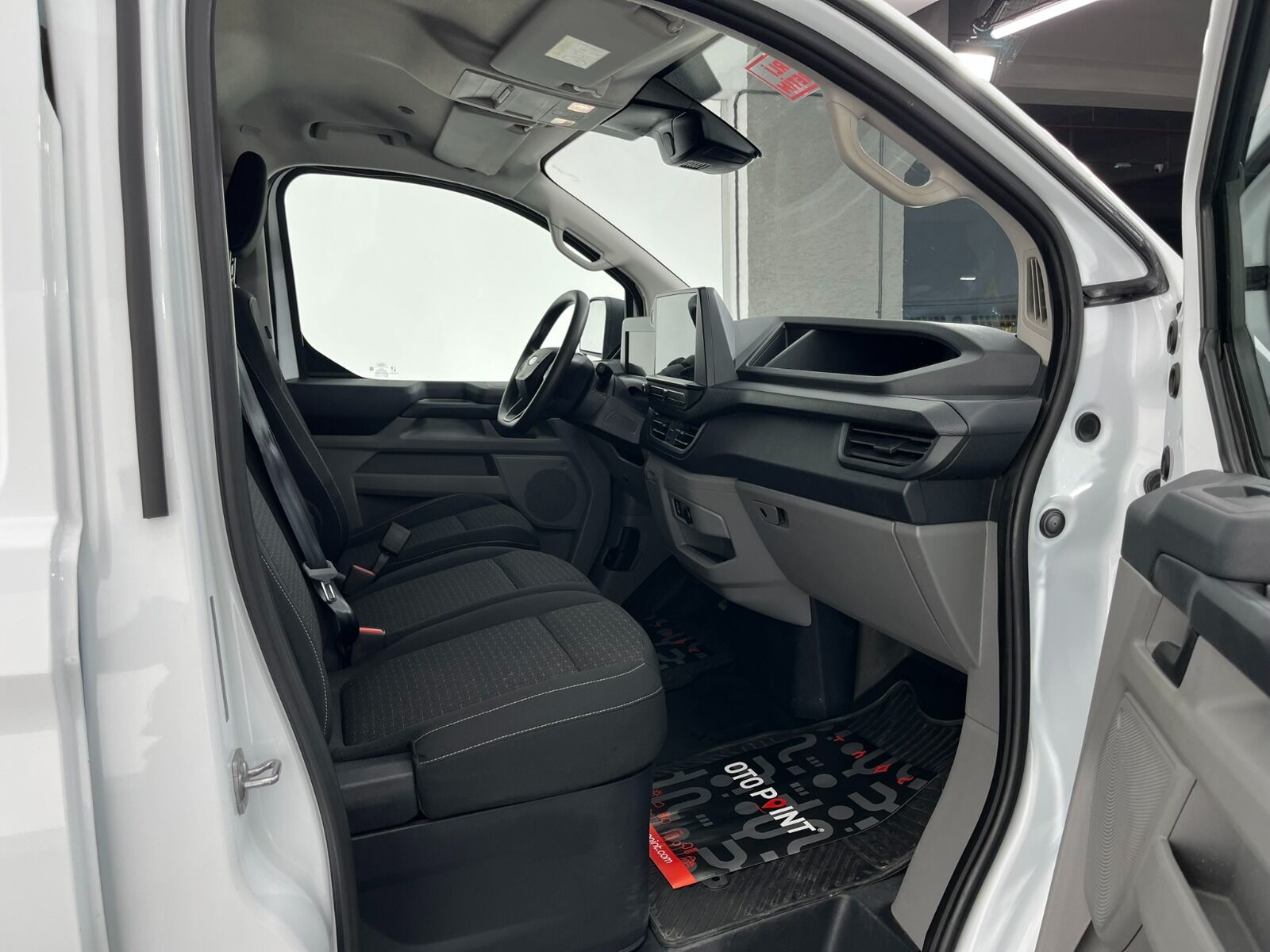 Ford Transit Custom 2.0 EcoBlue UPG 320 S Deluxe - 2024 - Detay