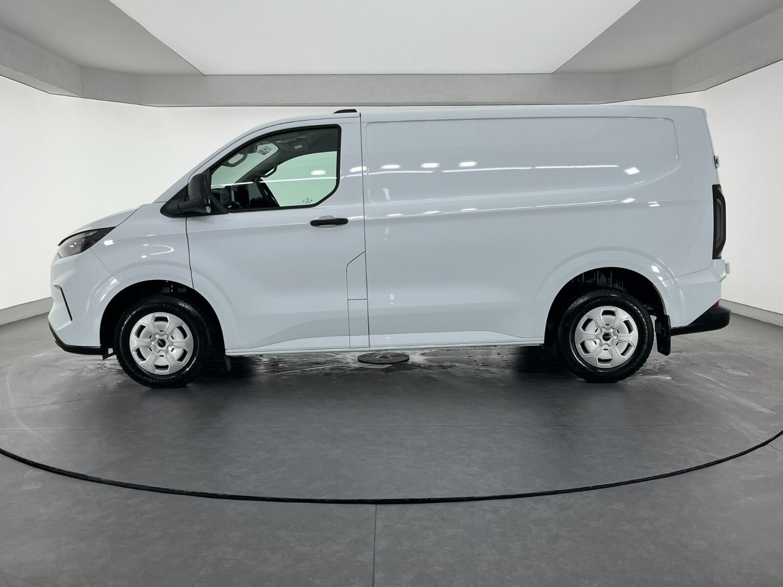 Ford Transit Custom 2.0 EcoBlue UPG 320 S Deluxe - 2024 - Detay