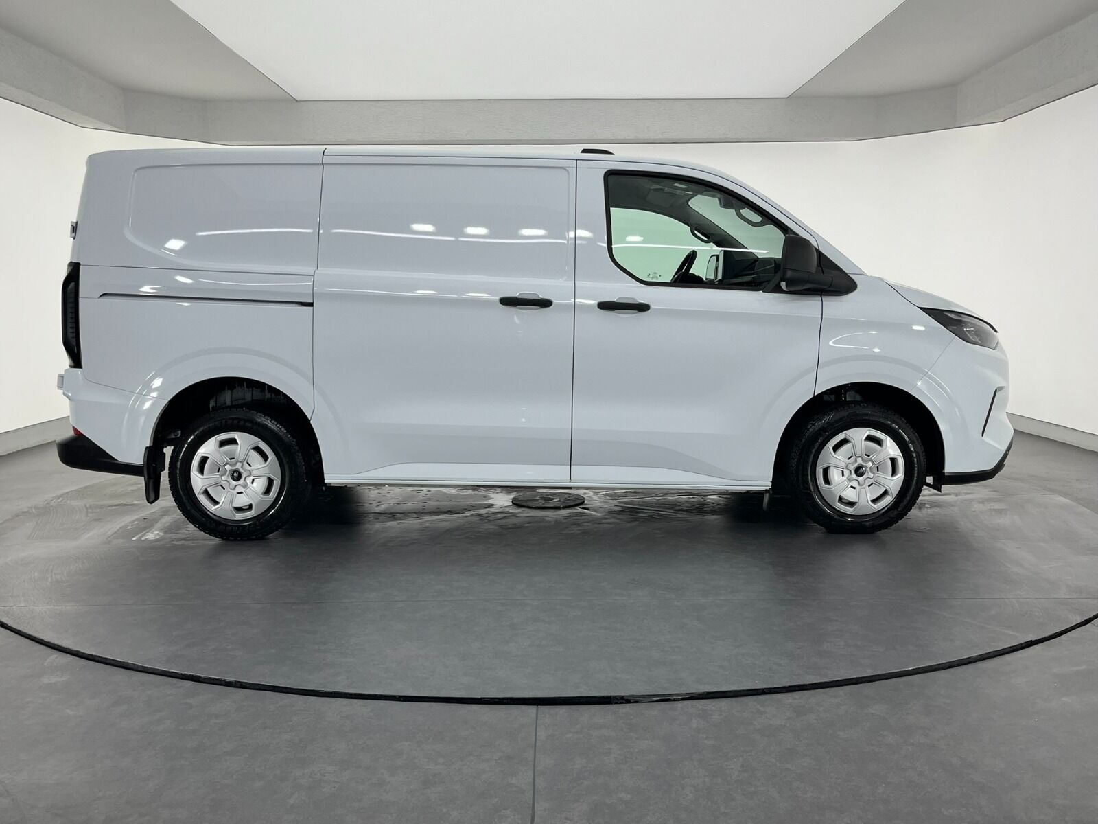 Ford Transit Custom 2.0 EcoBlue UPG 320 S Deluxe - 2024 - Detay