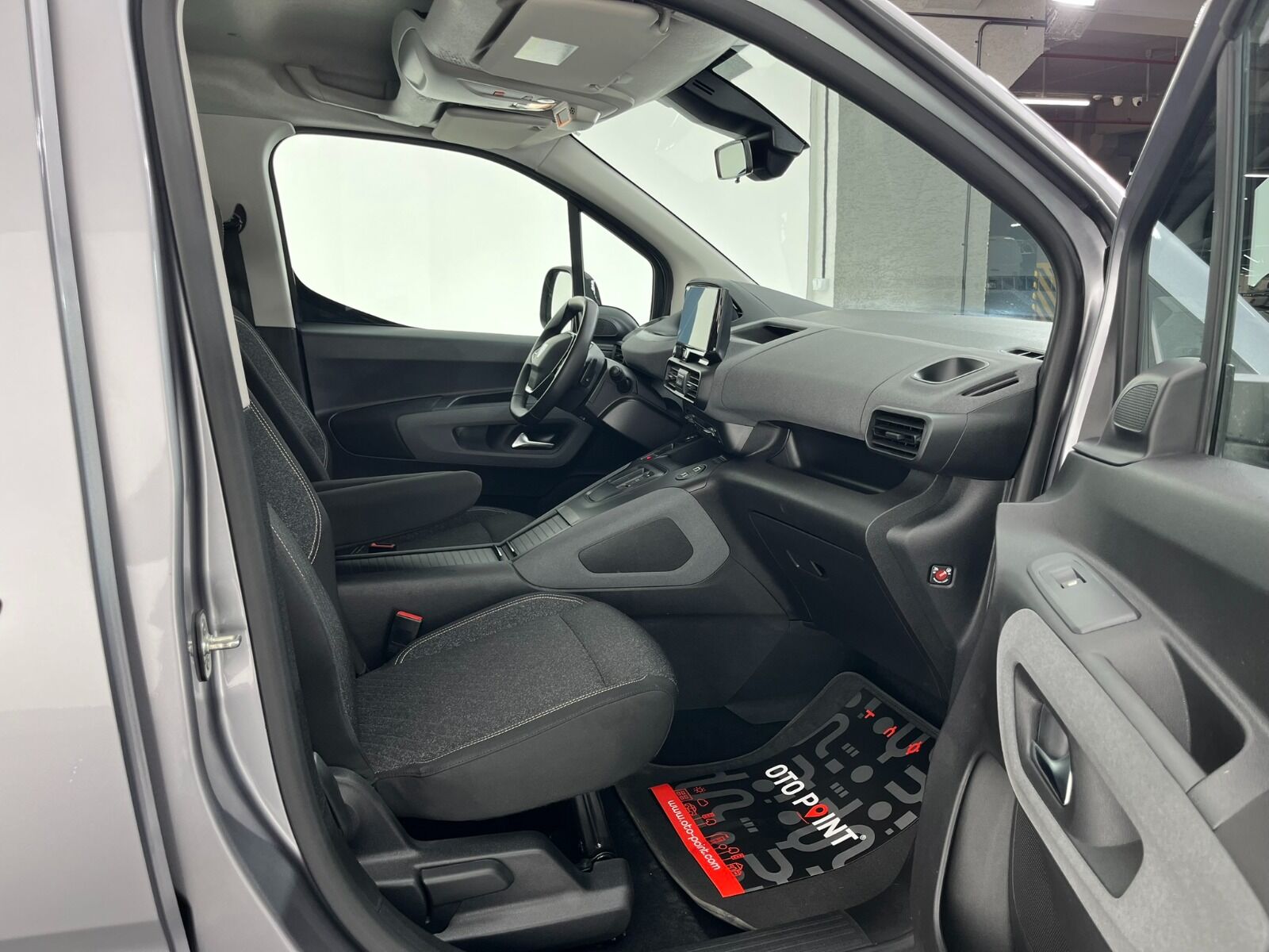 Peugeot Rifter Combi 1.5 BlueHDI Allure EAT8 - 2025 - Detay