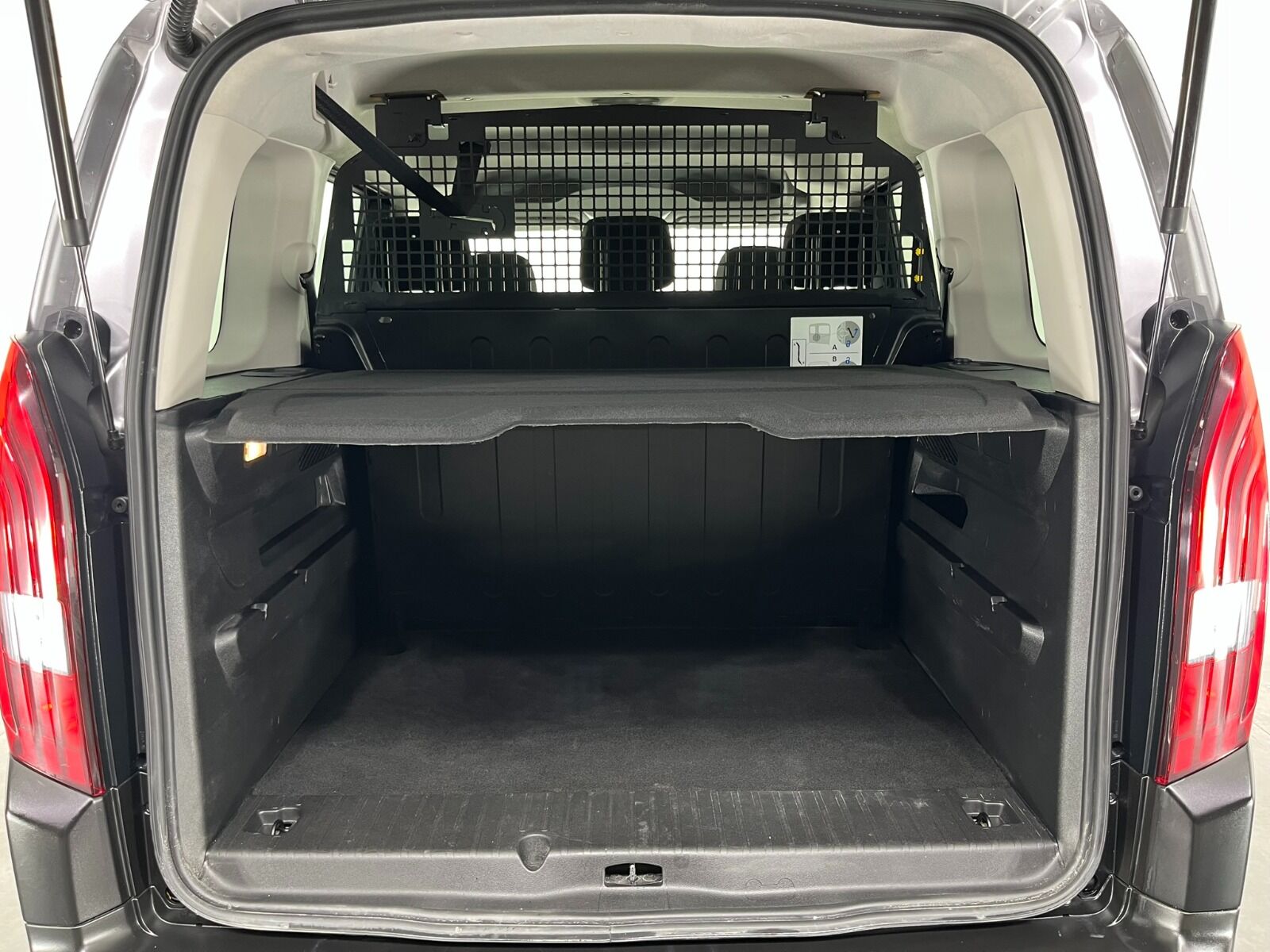 Peugeot Rifter Combi 1.5 BlueHDI Allure EAT8 - 2025 - Detay