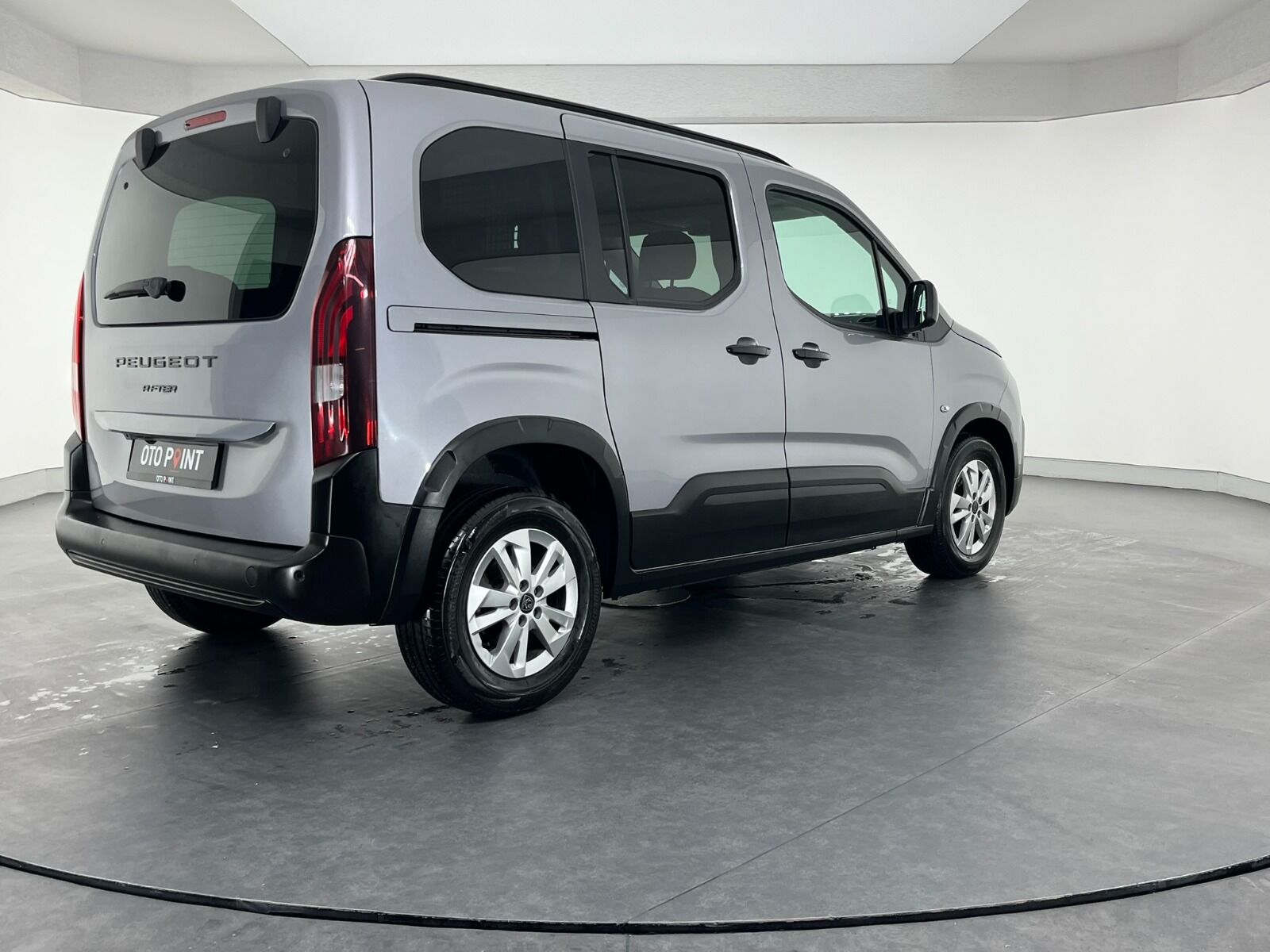 Peugeot Rifter Combi 1.5 BlueHDI Allure EAT8 - 2025 - Detay