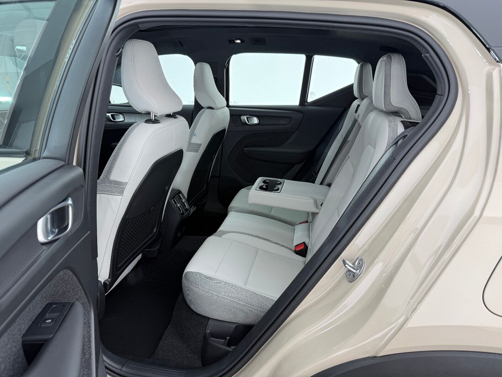 Volvo EX40 Single Motor Extended Range Ultra - 2025 - Detay