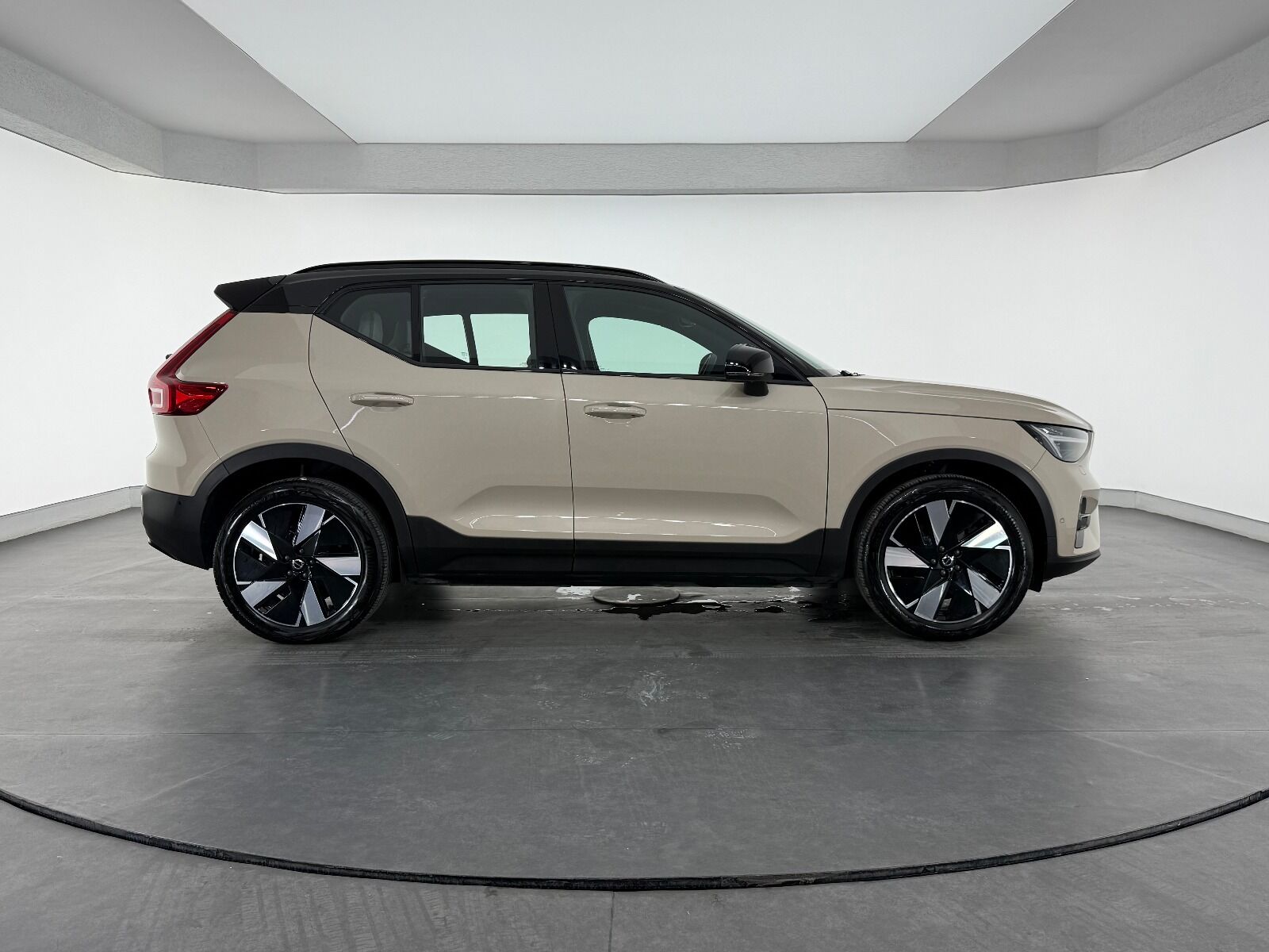 Volvo EX40 Single Motor Extended Range Ultra - 2025 - Detay