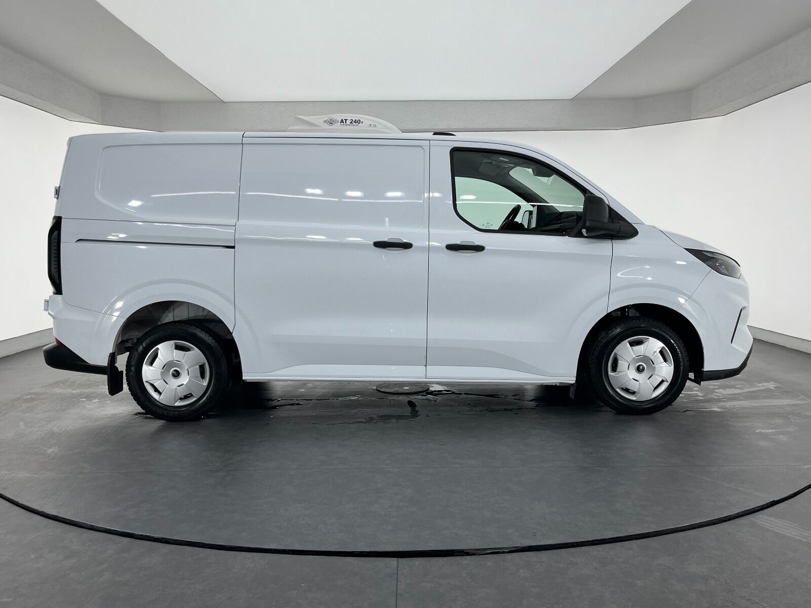 Ford Transit Custom Van 2.0 EcoBlue Upgrade 320 S Deluxe Otomatik - 2023 - Detay
