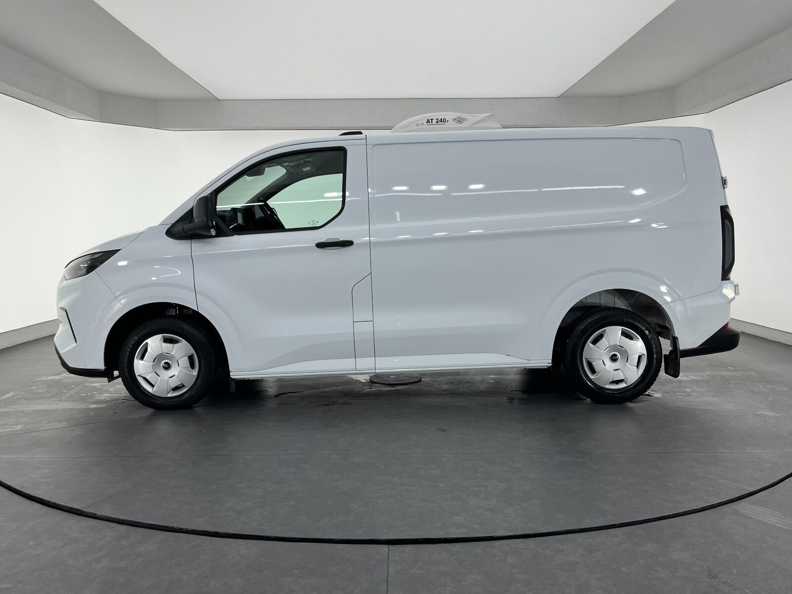 Ford Transit Custom Van 2.0 EcoBlue Upgrade 320 S Deluxe Otomatik - 2023 - Detay