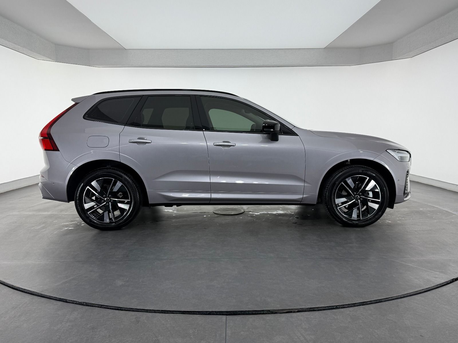 Volvo XC60 2.0 B5 MHEV Plus Dark AWD - 2026 - Detay