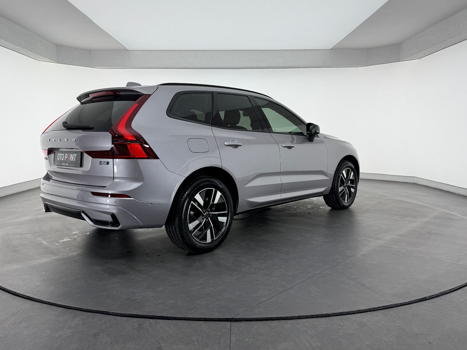 Volvo XC60 2.0 B5 MHEV Plus Dark AWD - 2026 - Detay