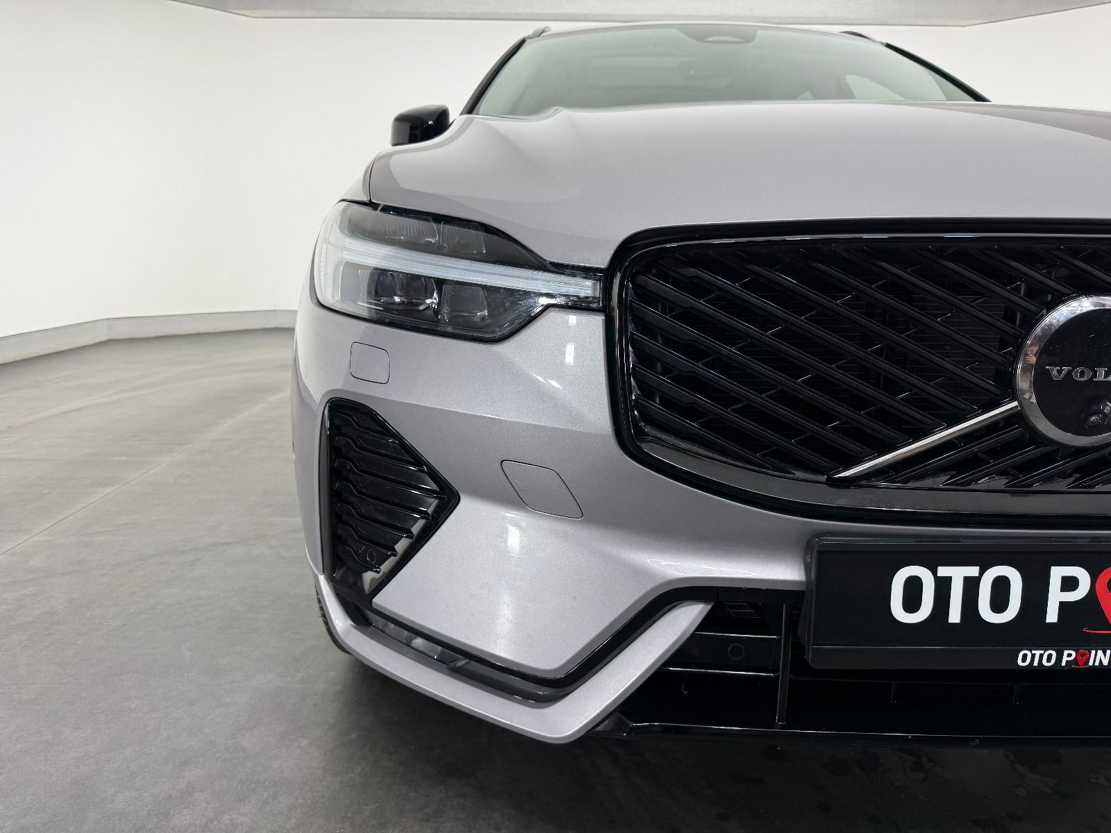 Volvo XC60 2.0 B5 MHEV Plus Dark AWD - 2026 - Detay