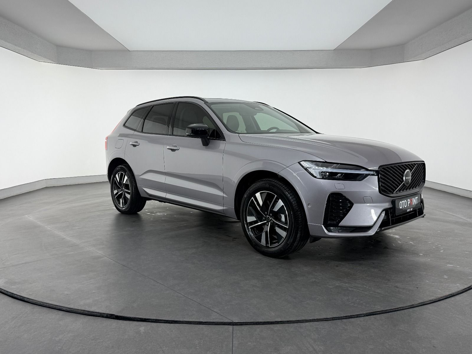 Volvo XC60 2.0 B5 MHEV Plus Dark AWD - 2026 - Detay
