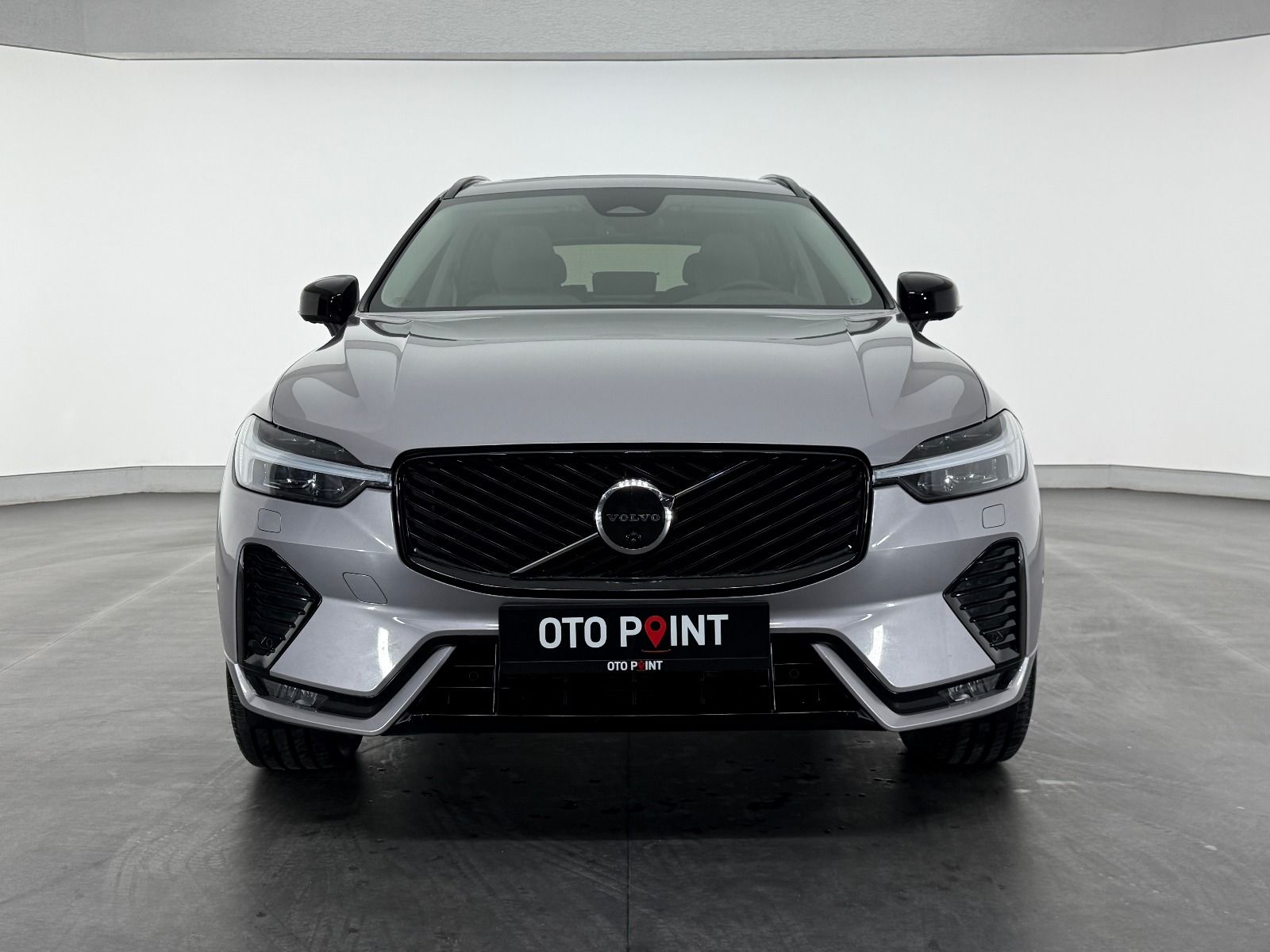 Volvo XC60 2.0 B5 MHEV Plus Dark AWD - 2026