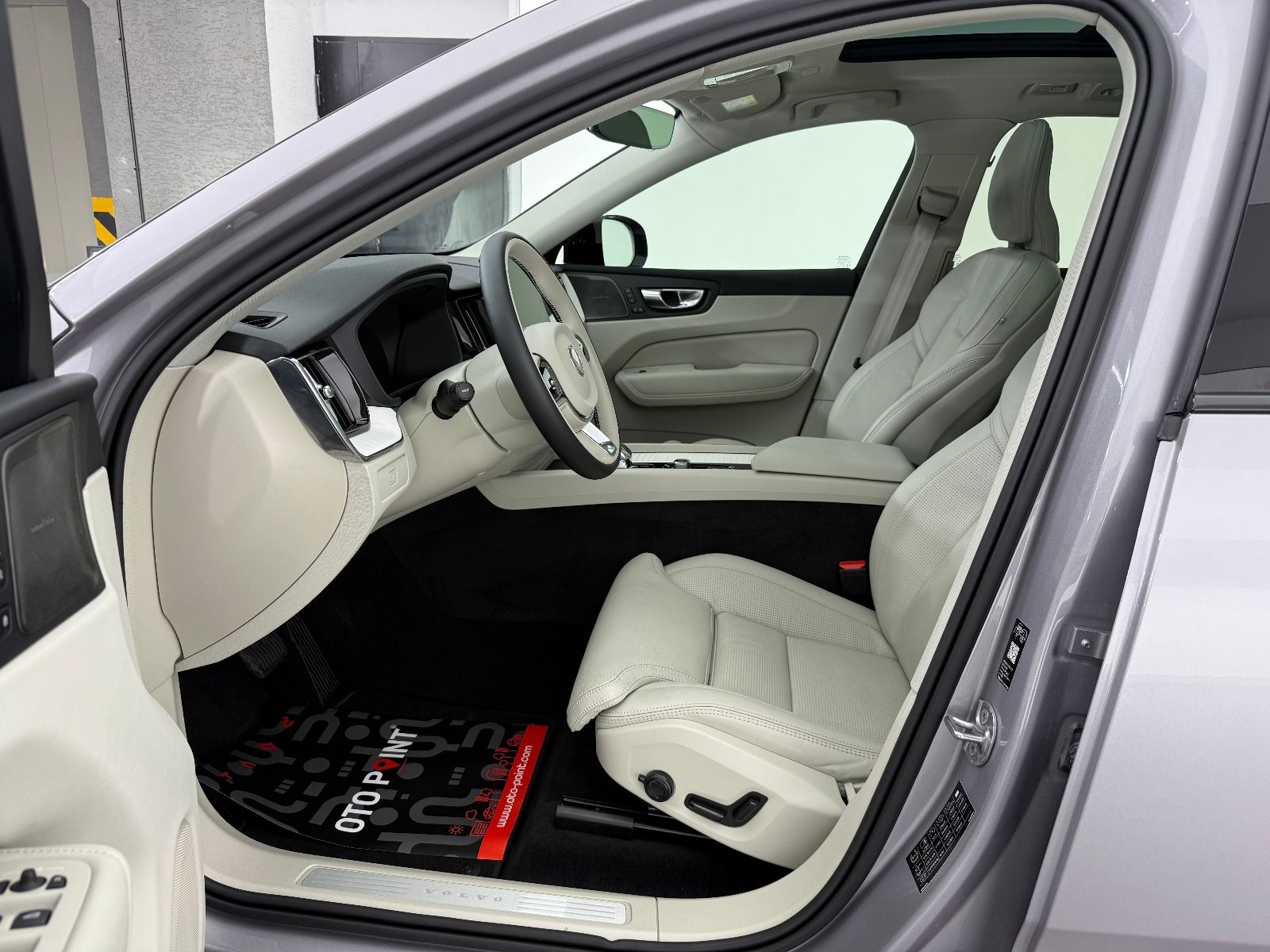 Volvo XC60 2.0 B5 MHEV Plus Dark AWD - 2026 - Detay
