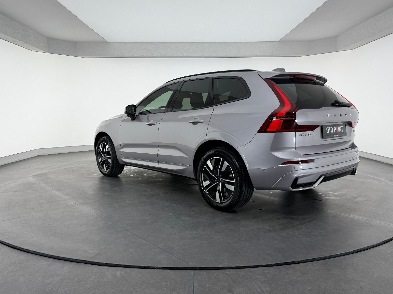 Volvo XC60 2.0 B5 MHEV Plus Dark AWD - 2026 - Detay