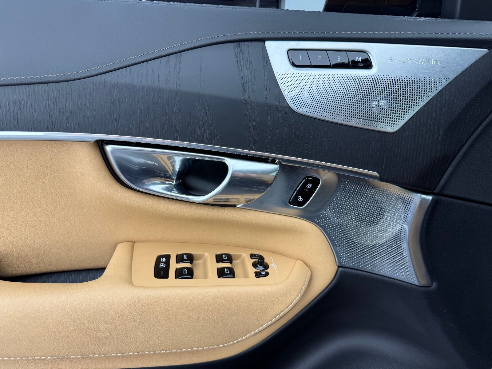 Volvo XC90 2.0 T8 Recharge Plug-In Hybrid AWD Plus Dark - 2024 - Detay