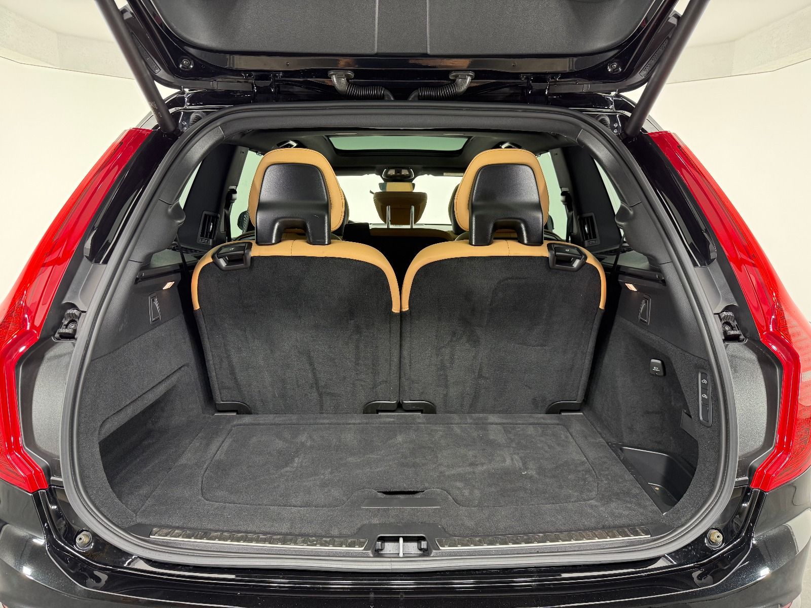 Volvo XC90 2.0 T8 Recharge Plug-In Hybrid AWD Plus Dark - 2024 - Detay
