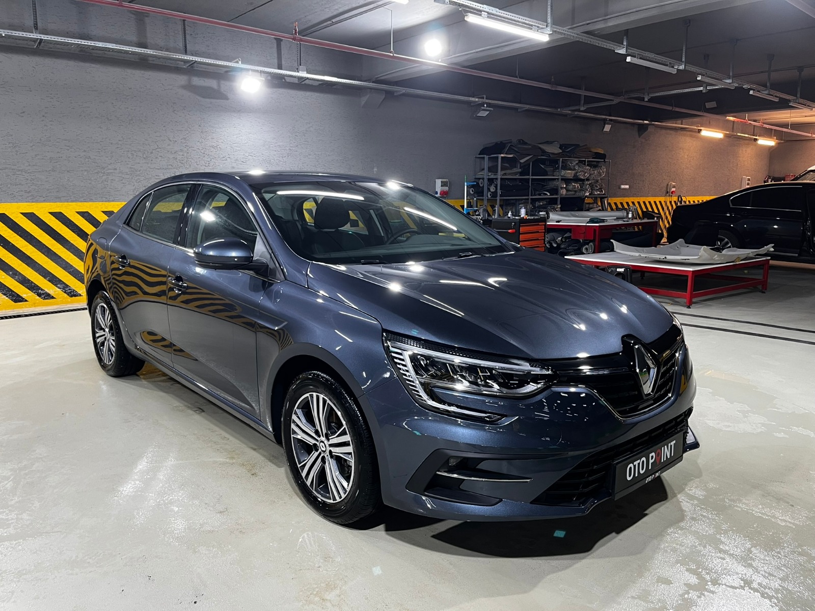 Renault Megane Sedan 1.3 TCe Touch EDC - 2024