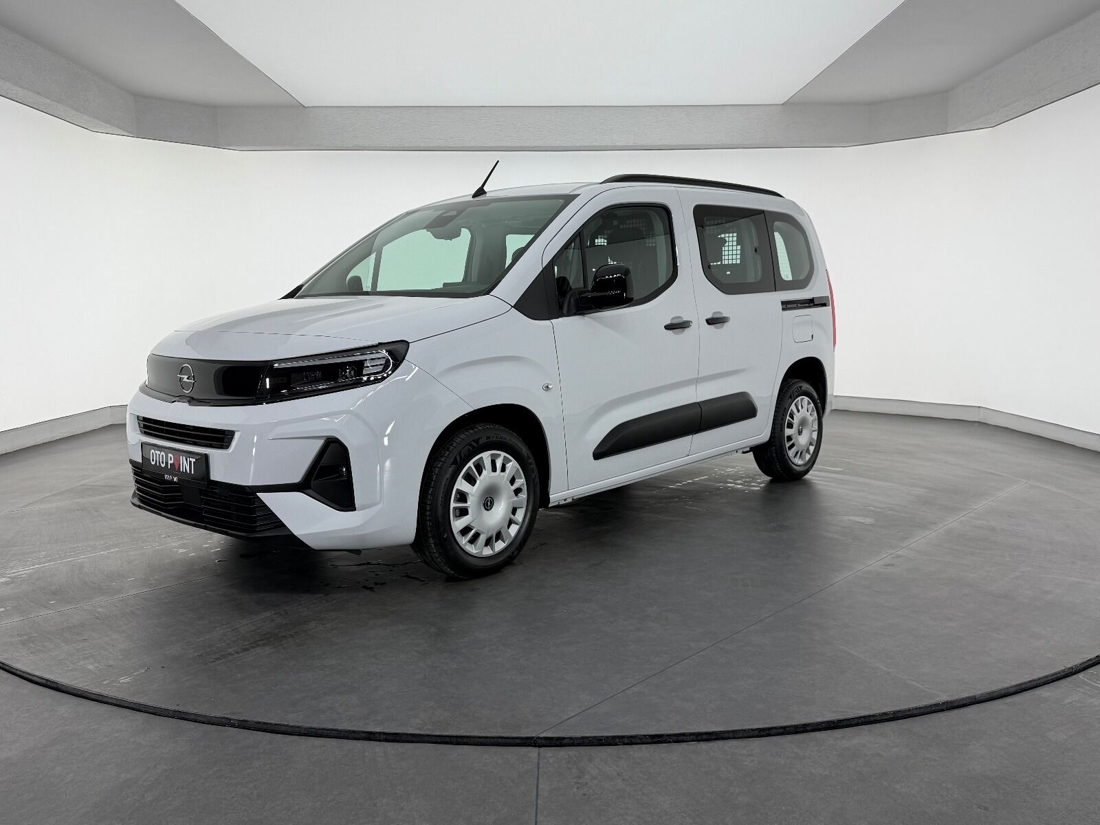 Opel Combo 1.5 D Essential - 2026 - Detay