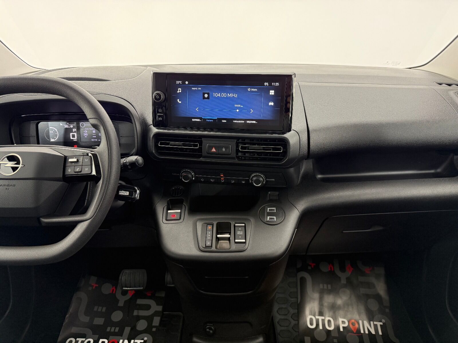 Opel Combo 1.5 D Essential - 2026 - Detay