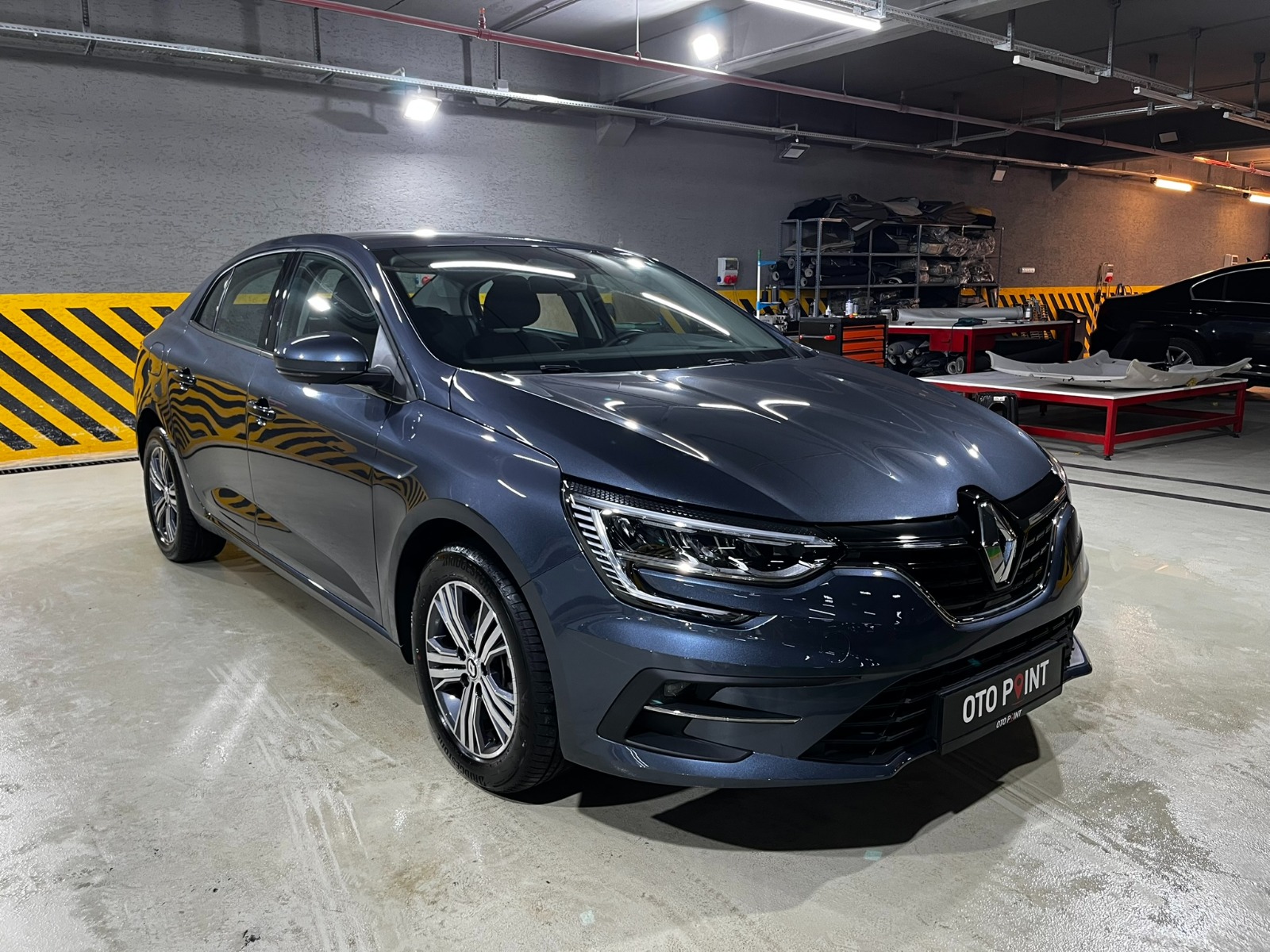 Renault Megane Sedan 1.3 TCe Touch EDC - 2024