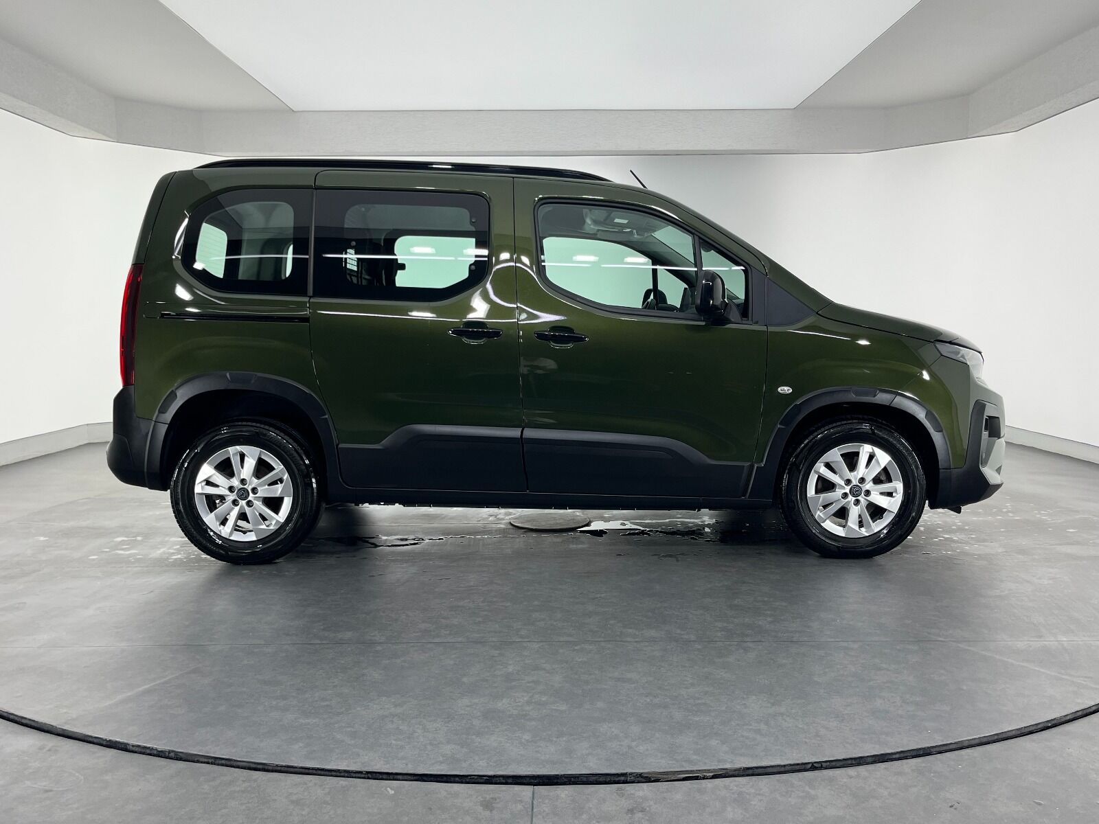 Peugeot Rifter 1.5 BlueHDI Allure EAT8 - 2025 - Detay