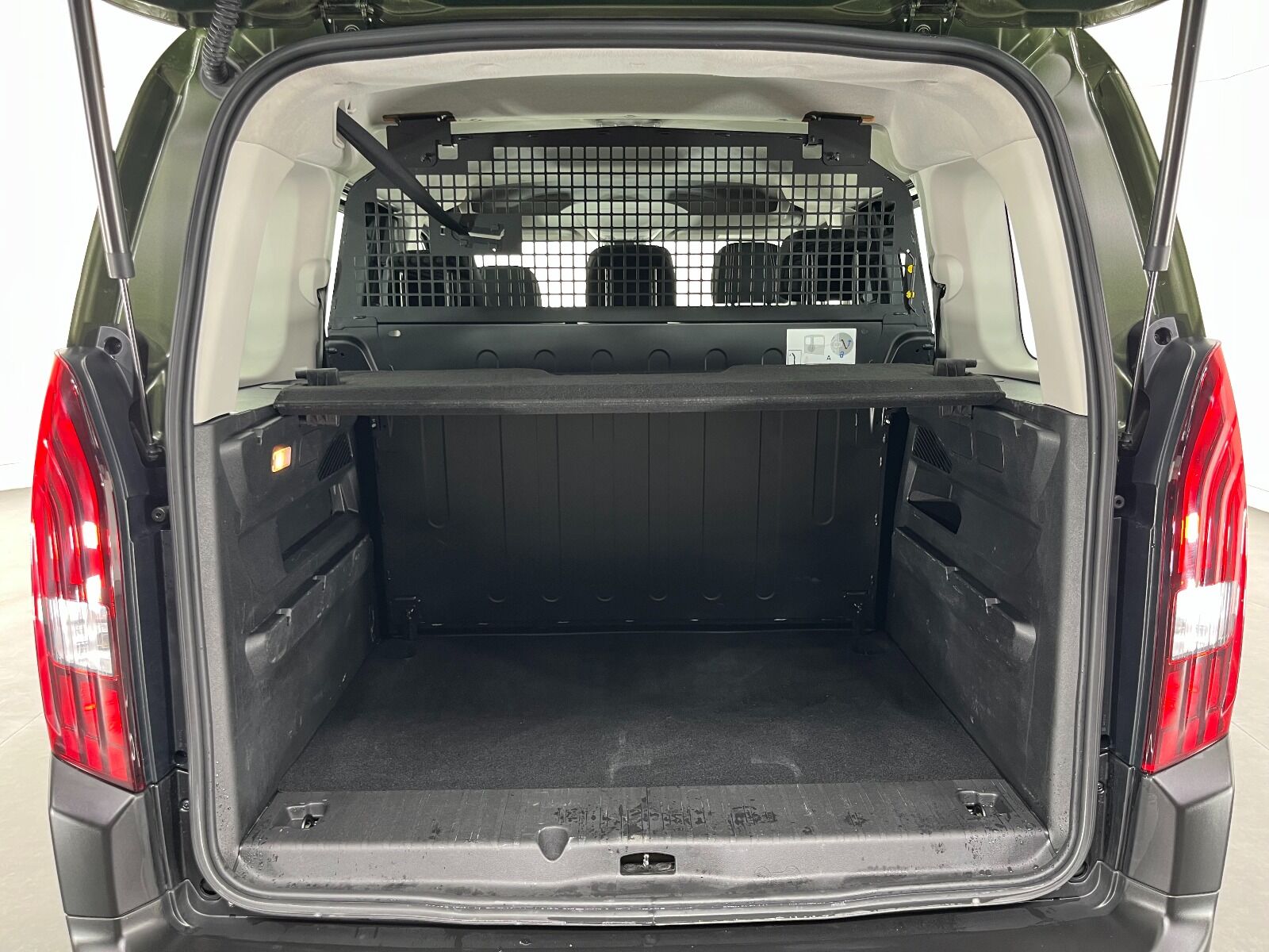 Peugeot Rifter 1.5 BlueHDI Allure EAT8 - 2025 - Detay