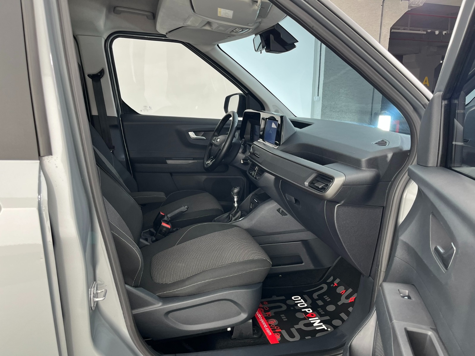 Ford Tourneo Courier Kombi 1.5 EcoBlue Deluxe - 2025 - Detay