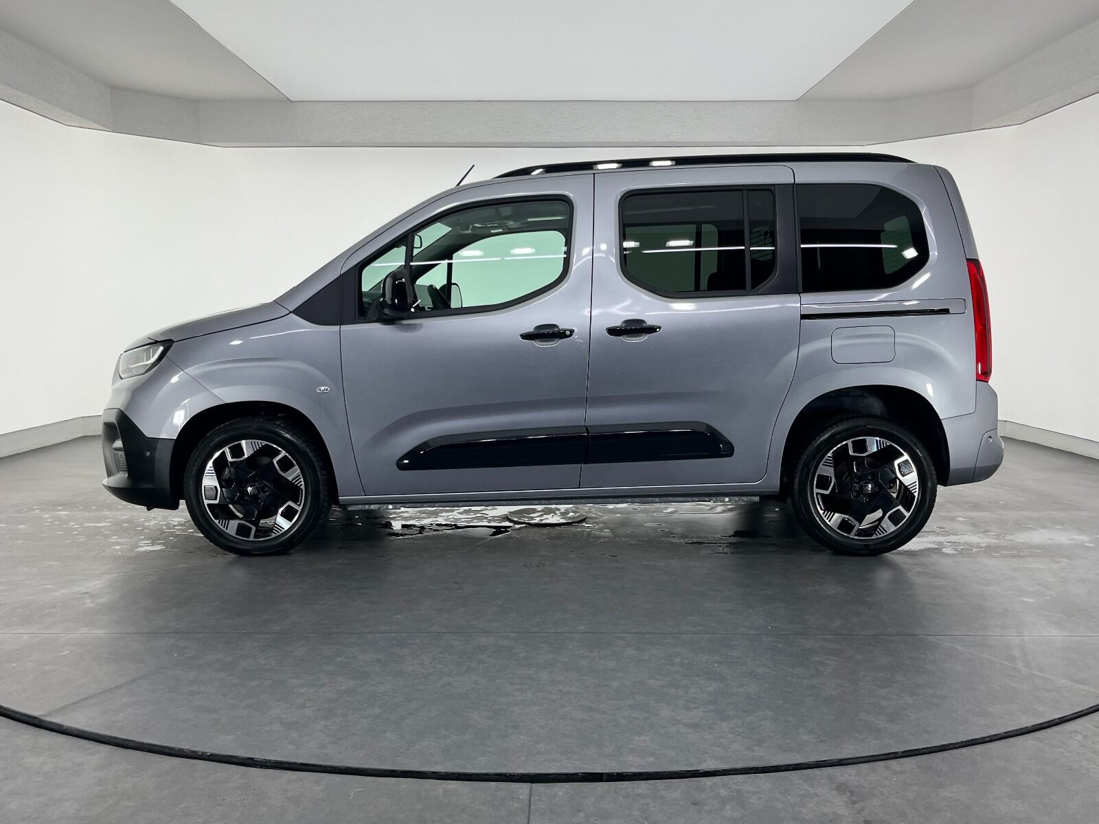 Fiat Doblo Combi 1.5 BlueHDİ Premio Plus - 2025 - Detay