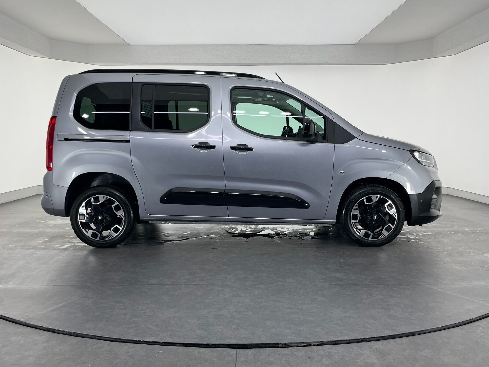 Fiat Doblo Combi 1.5 BlueHDİ Premio Plus - 2025 - Detay