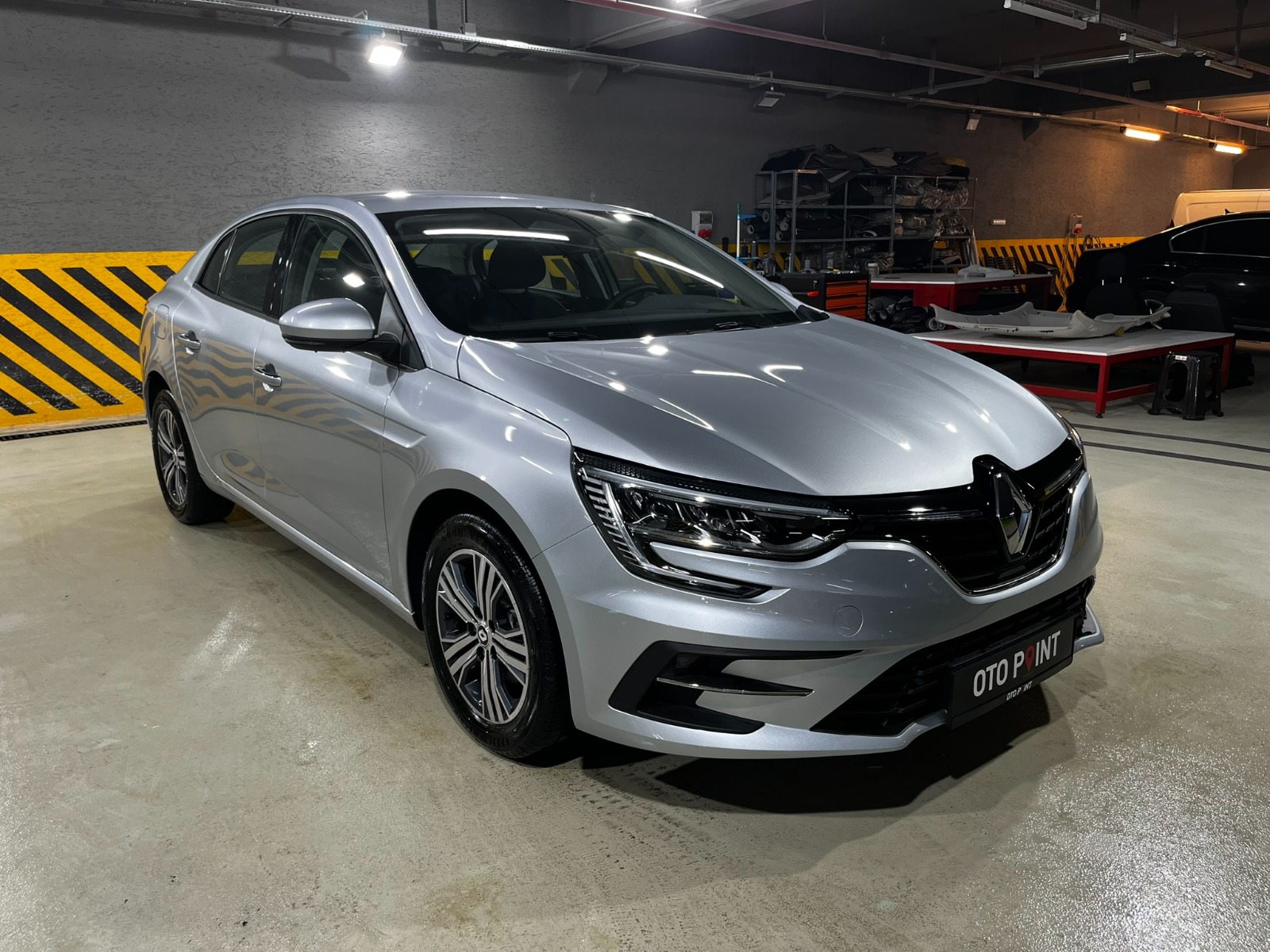 Renault Megane Sedan 1.3 TCe Touch EDC - 2024 - 34MGJ028