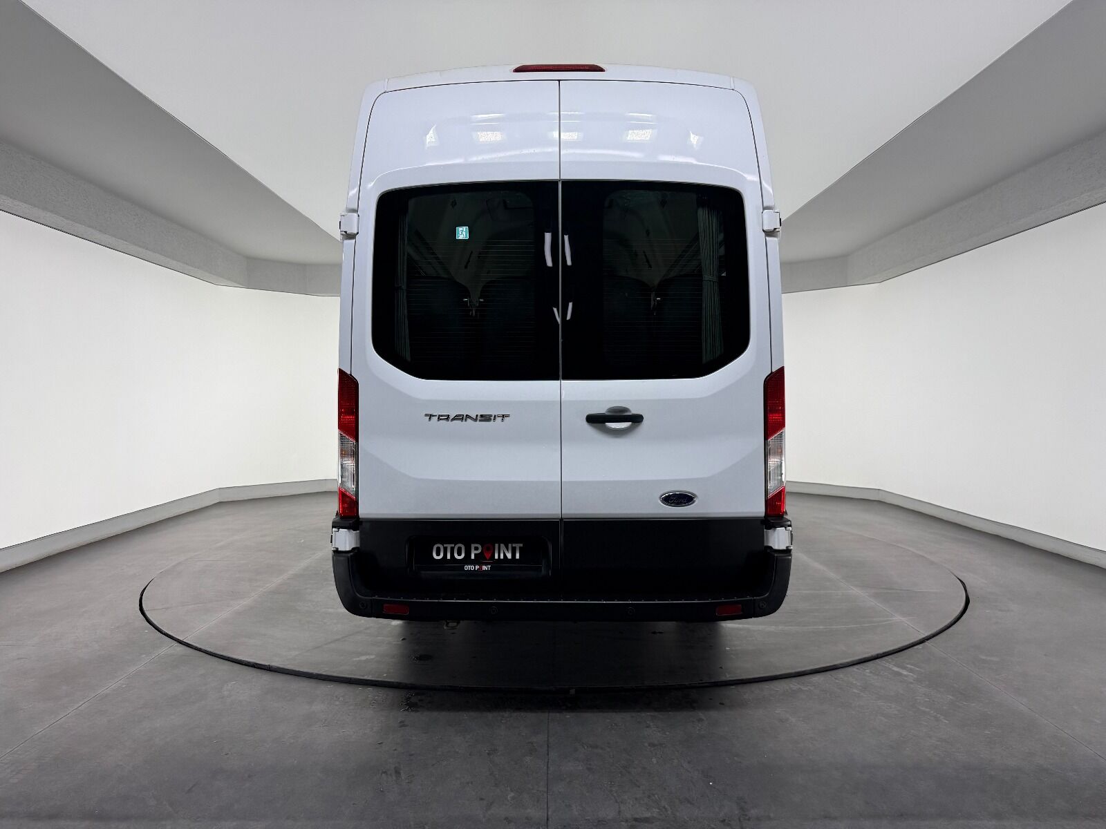 Ford Transit 2.0 EcoBlue 440 E Deluxe UPG - 2023 - Detay