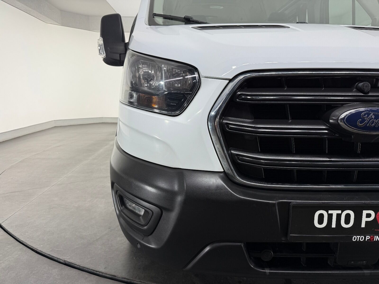 Ford Transit 2.0 EcoBlue 440 E Deluxe UPG - 2023 - Detay