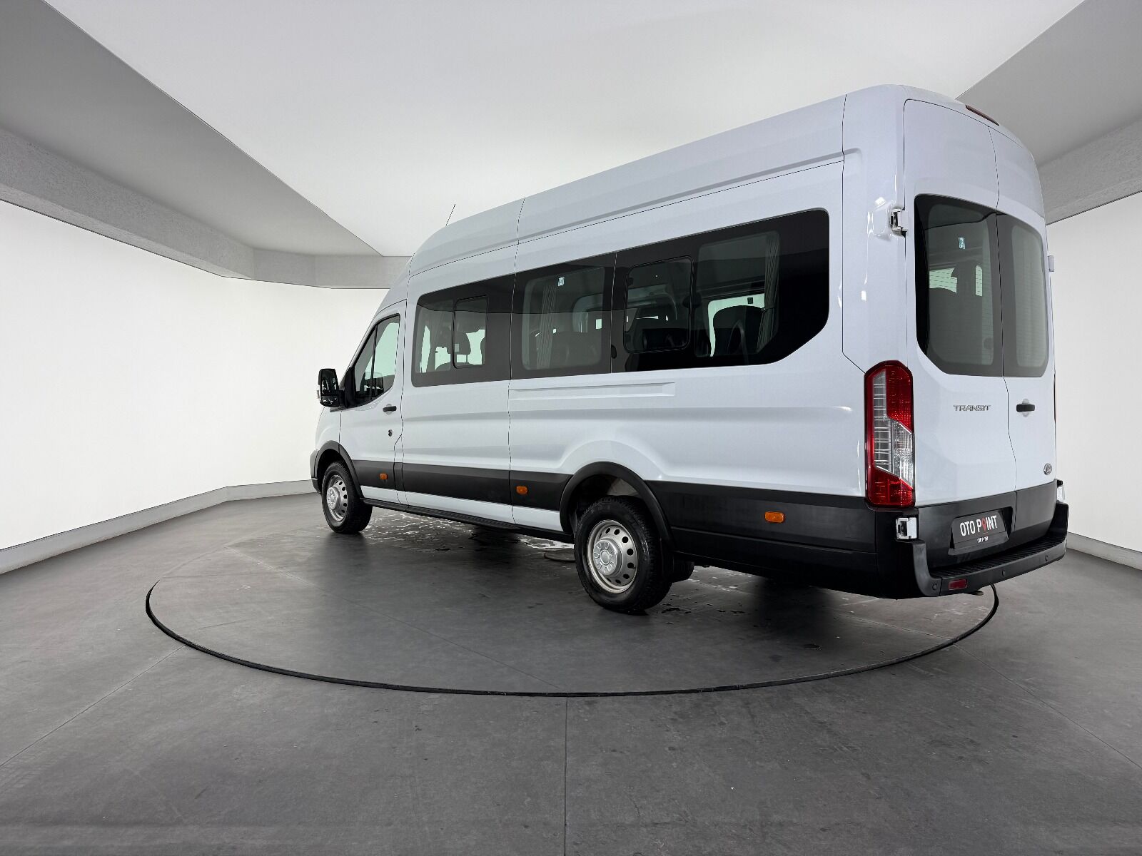 Ford Transit 2.0 EcoBlue 440 E Deluxe UPG - 2023 - Detay
