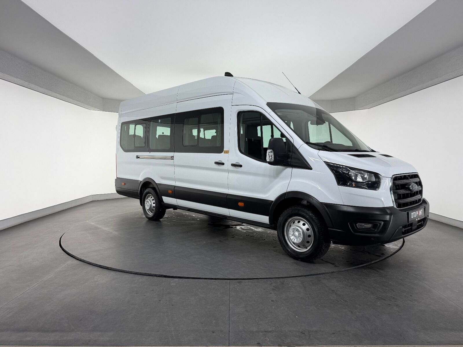 Ford Transit 2.0 EcoBlue 440 E Deluxe UPG - 2023 - Detay