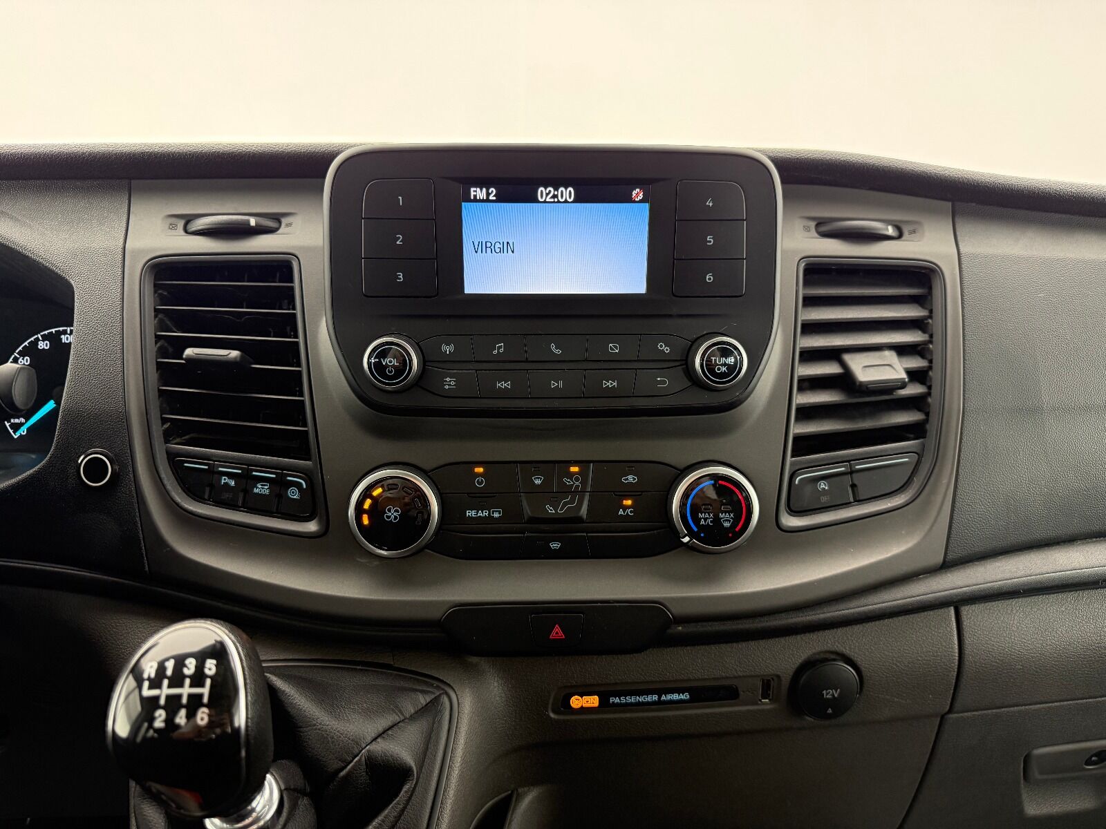 Ford Transit 2.0 EcoBlue 440 E Deluxe UPG - 2023 - Detay