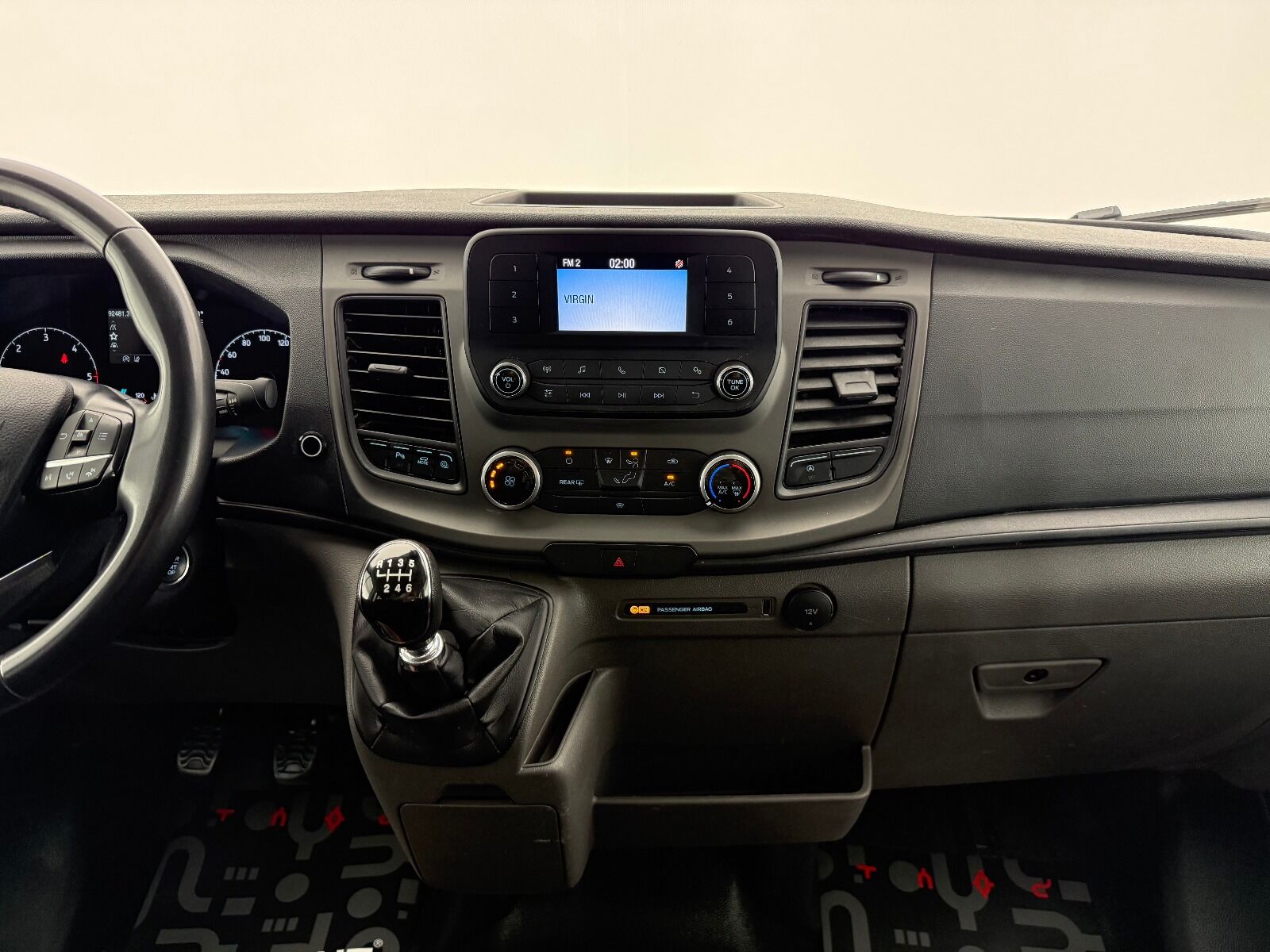 Ford Transit 2.0 EcoBlue 440 E Deluxe UPG - 2023 - Detay