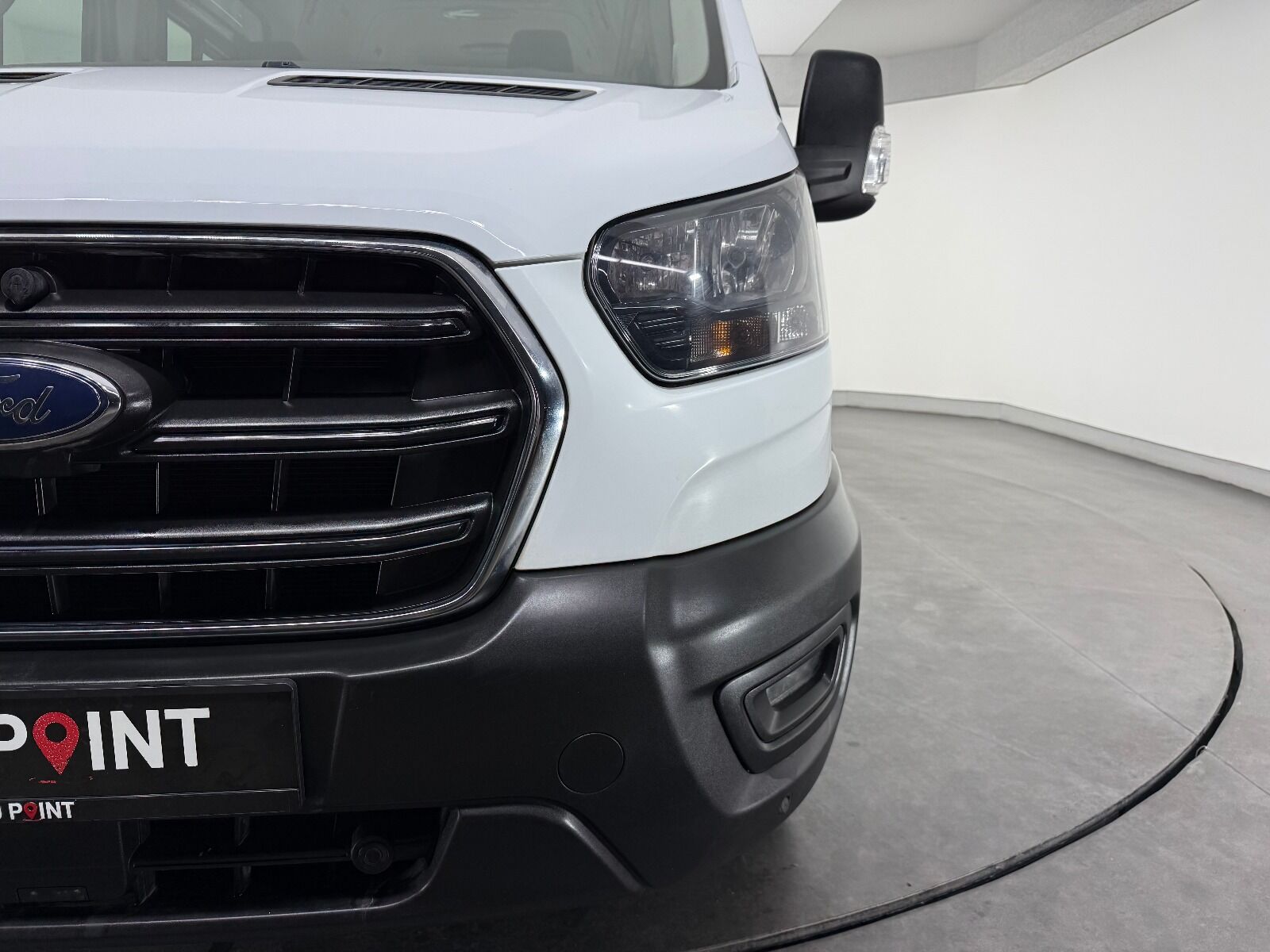 Ford Transit 2.0 EcoBlue 440 E Deluxe UPG - 2023 - Detay