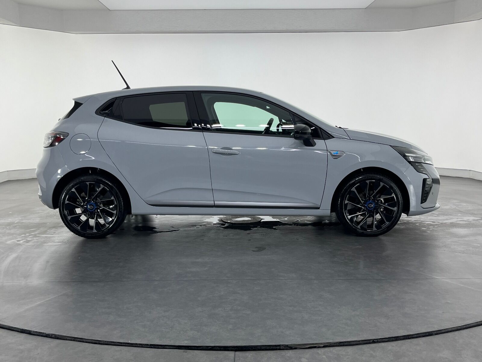 Renault Clio 1.0 TCE Techno Esprit Alpine X-Tronic - 2025 - Detay