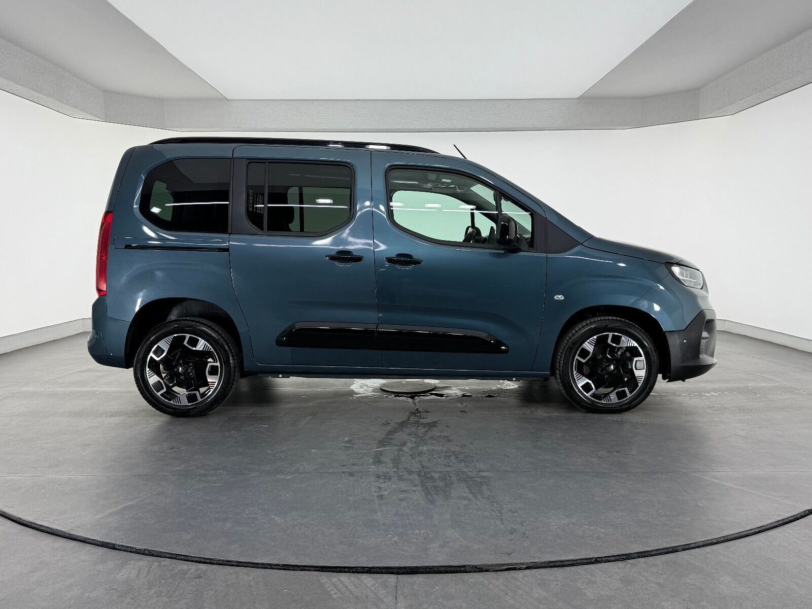 Fiat Doblo Combi 1.5 BlueHDİ Premio Plus - 2025 - Detay