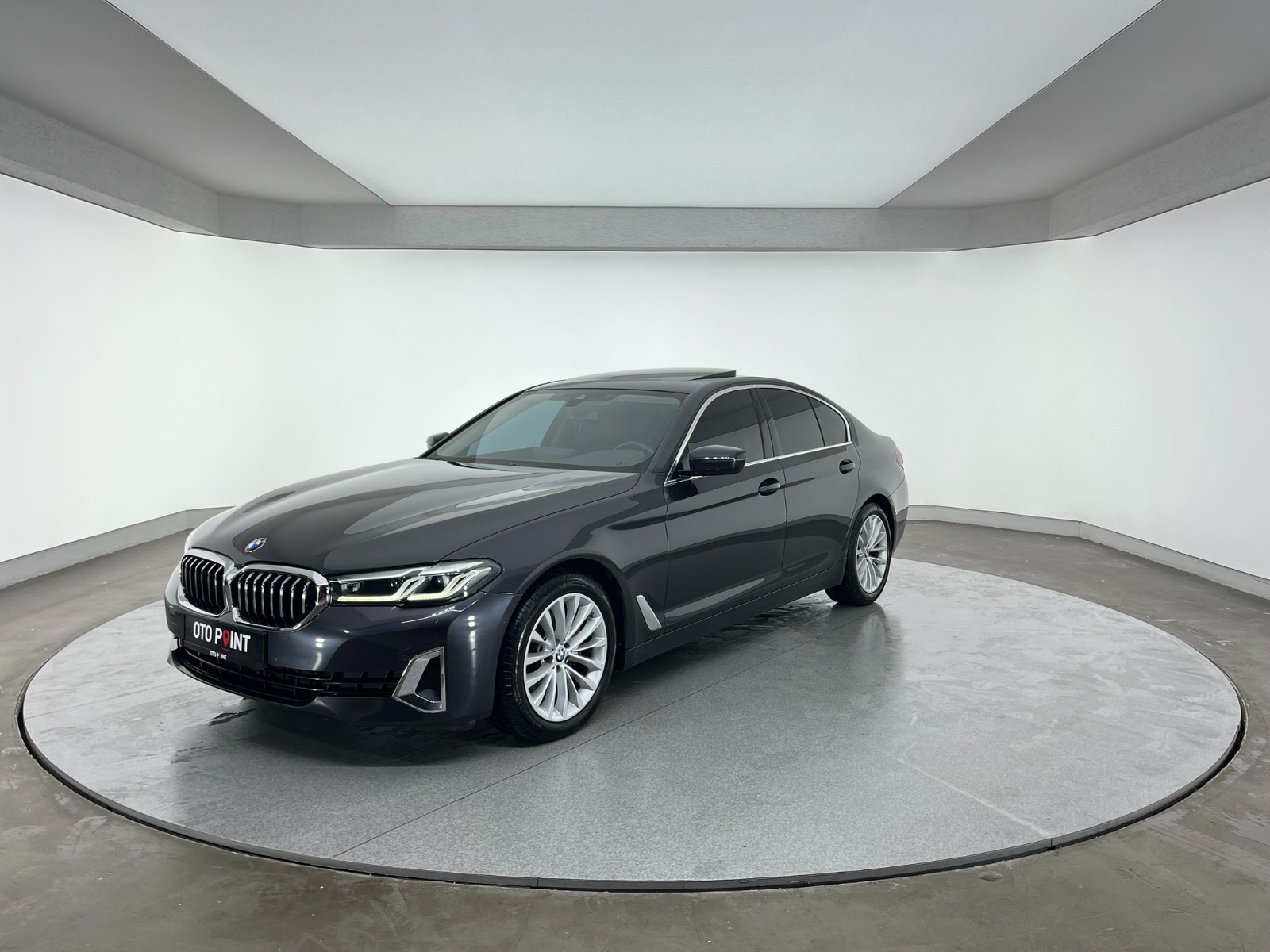 BMW 5 Serisi Sedan 520i Luxury Line Otomatik - 2022 - Detay