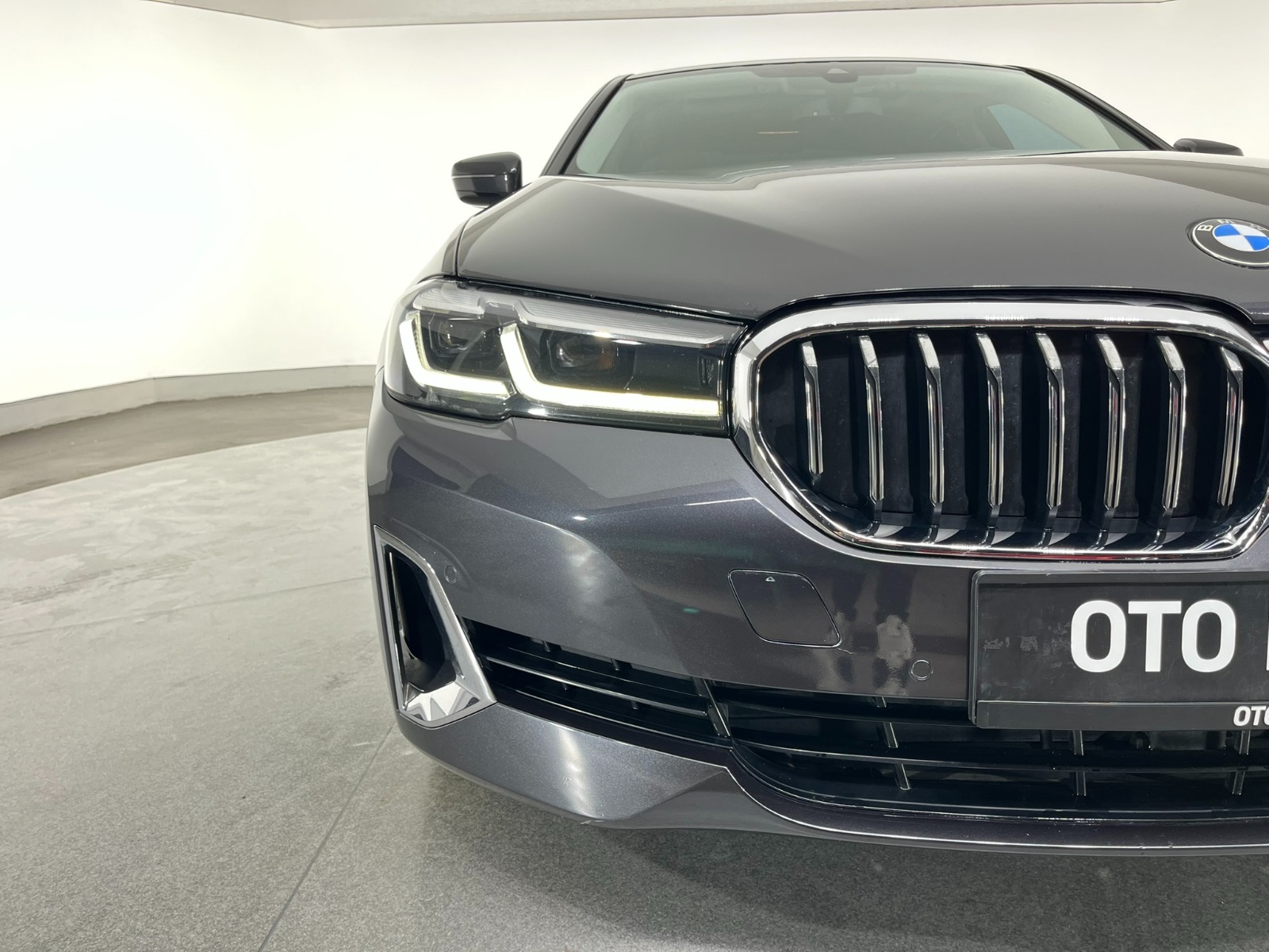 BMW 5 Serisi Sedan 520i Luxury Line Otomatik - 2022 - Detay